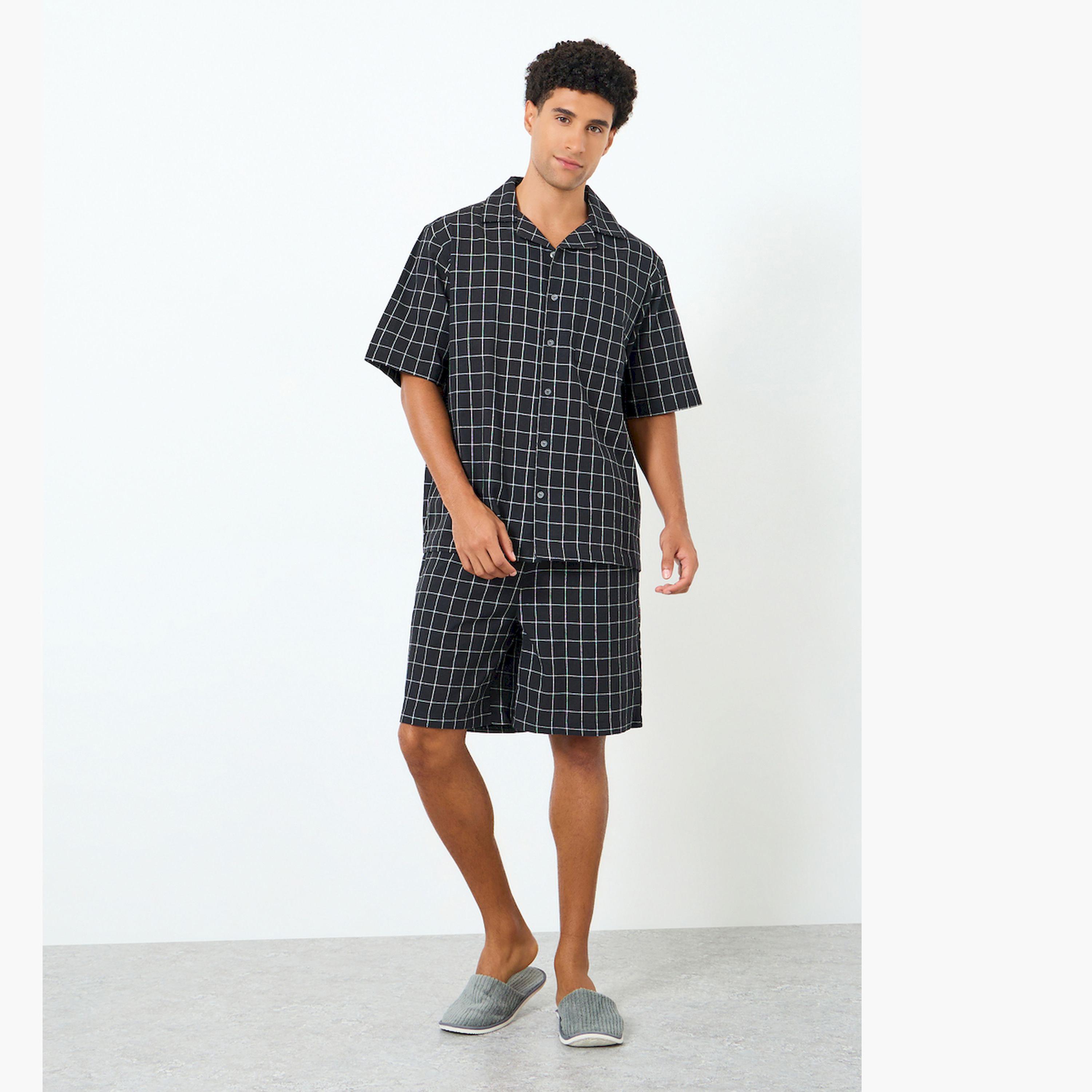 مجموعة من شورت وقميص كاروهات بقصة مريحة-men-clothing-nightwear-sets-image-1