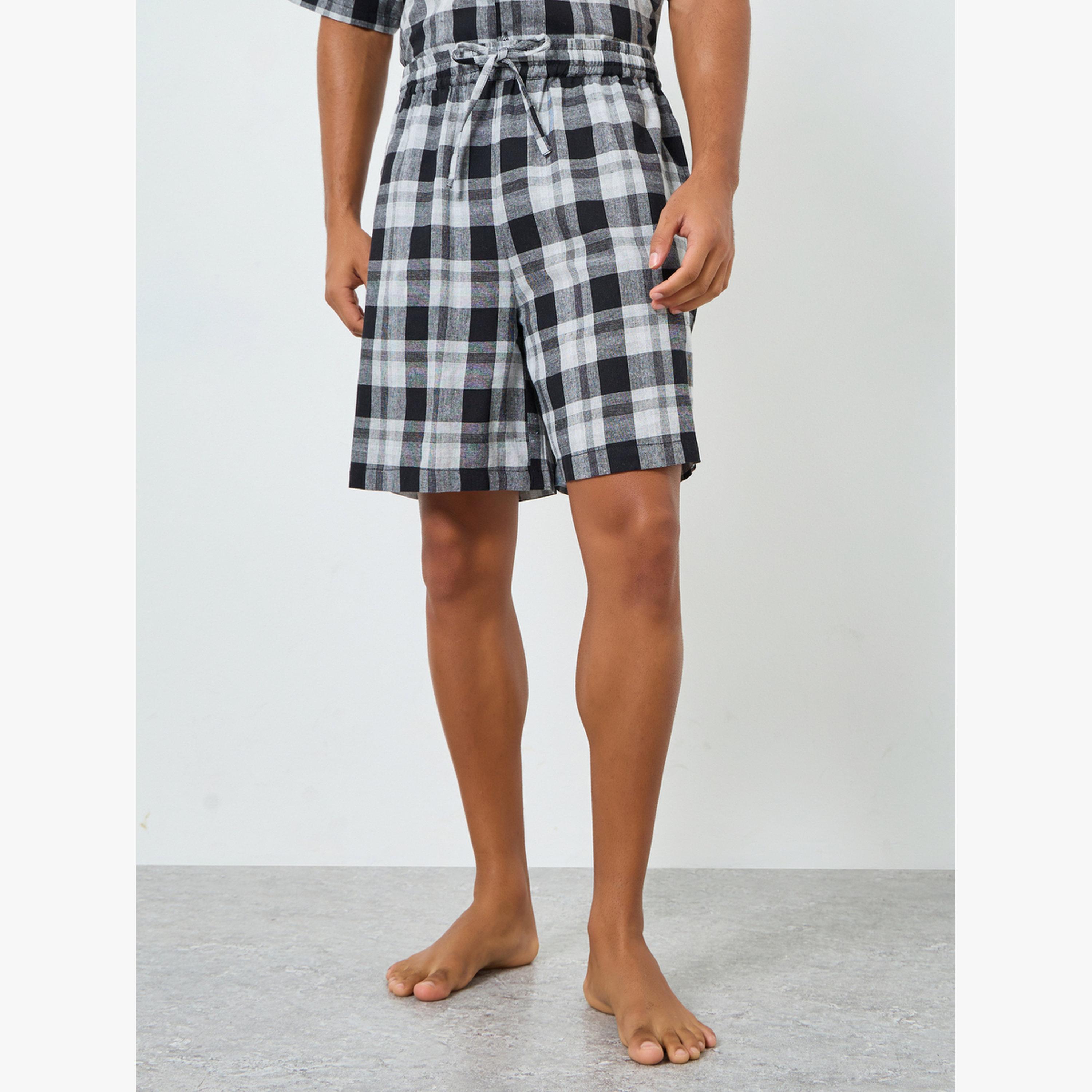 مجموعة من قميص قطن مربعات قصة مريحة وشورت للرجال-men-clothing-nightwear-sets-image-4