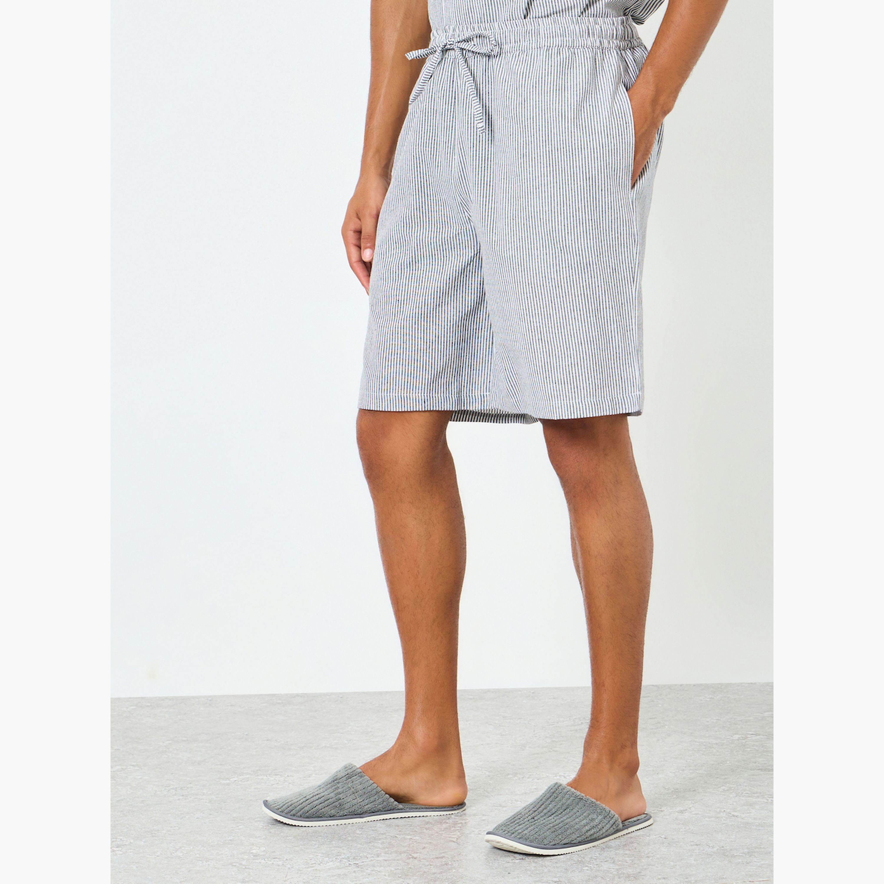 مجموعة من شورت وقميص مخطط بقصة مريحة-men-clothing-nightwear-sets-image-4