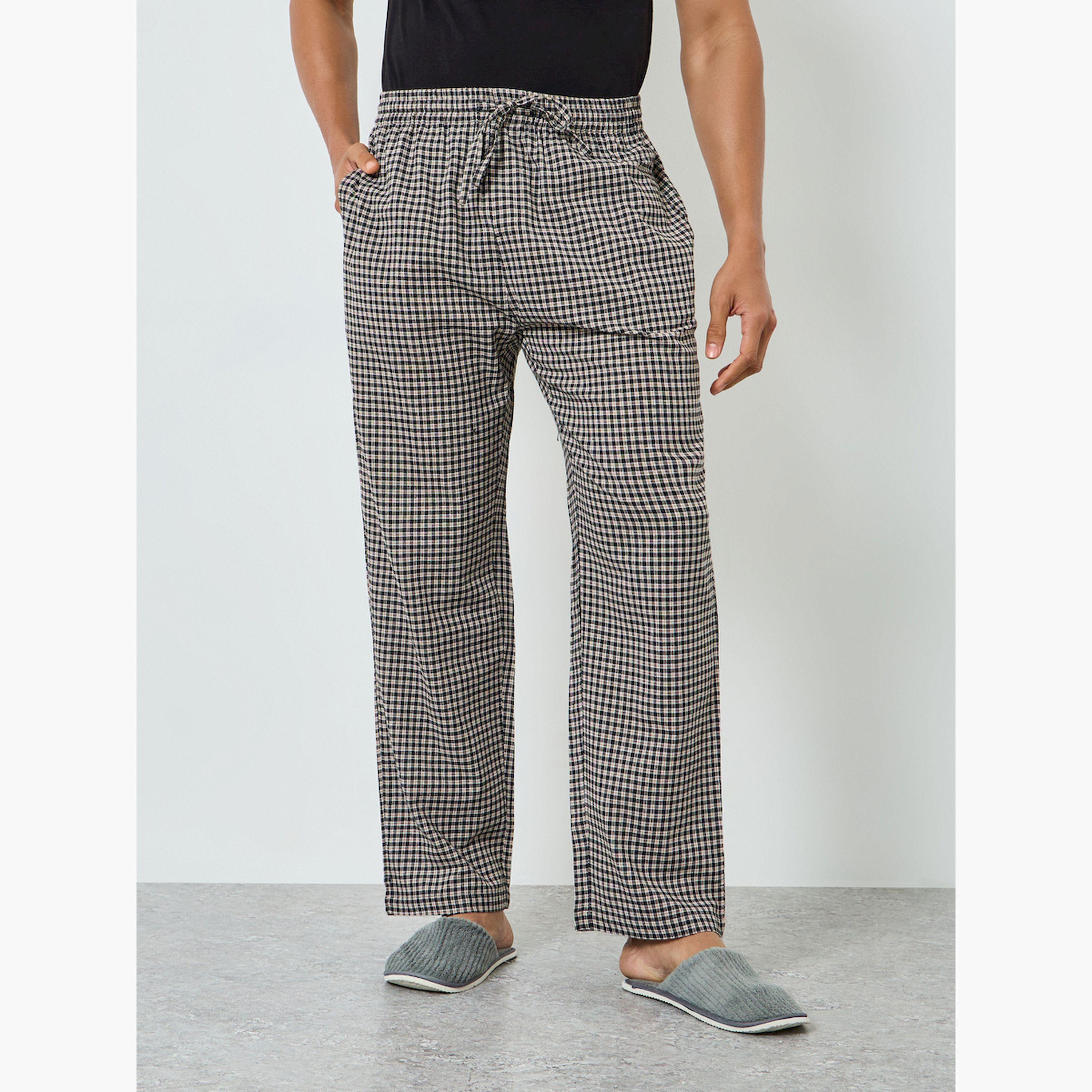 طقم بيجاما رجالي تيشيرت أسود وبنطلون كاروهات-men-clothing-nightwear-sets-image-4