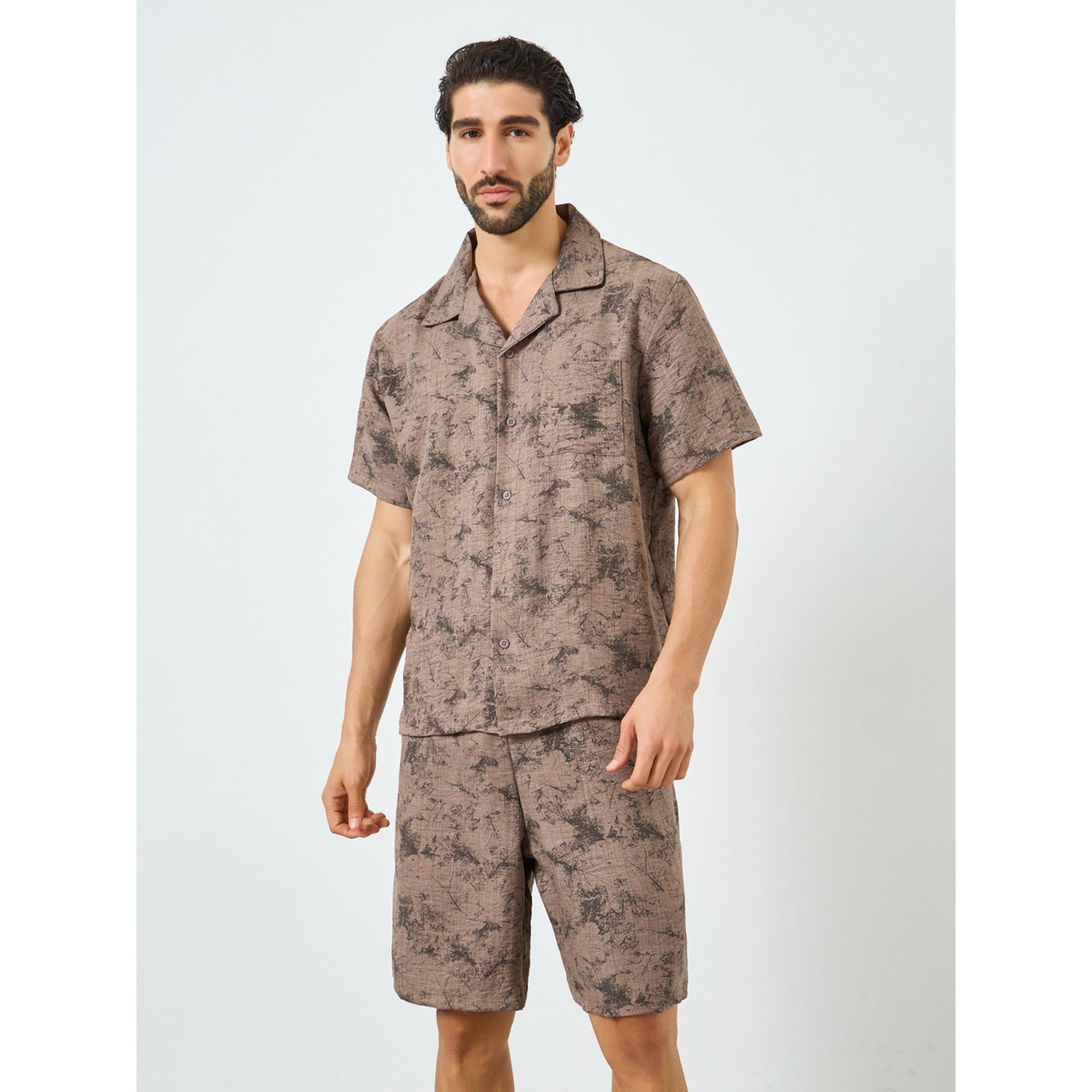 طقم بيجاما قميص وأزرار وشورت مطبوع للرجال-men-clothing-nightwear-sets-image-1