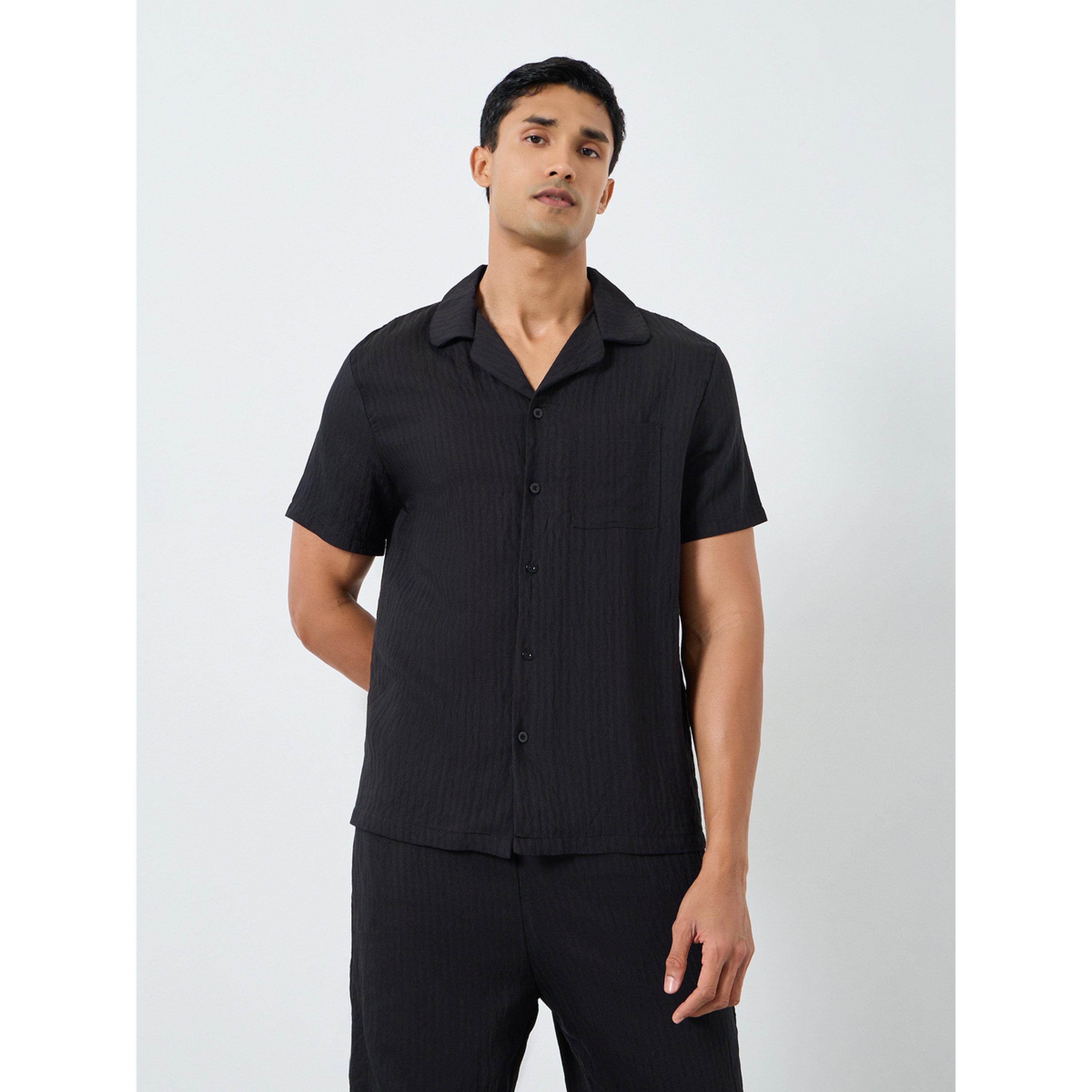 طقم بيجاما من بنطال وقميص بقصة مريحة وأكمام قصيرة-men-clothing-nightwear-sets-image-2