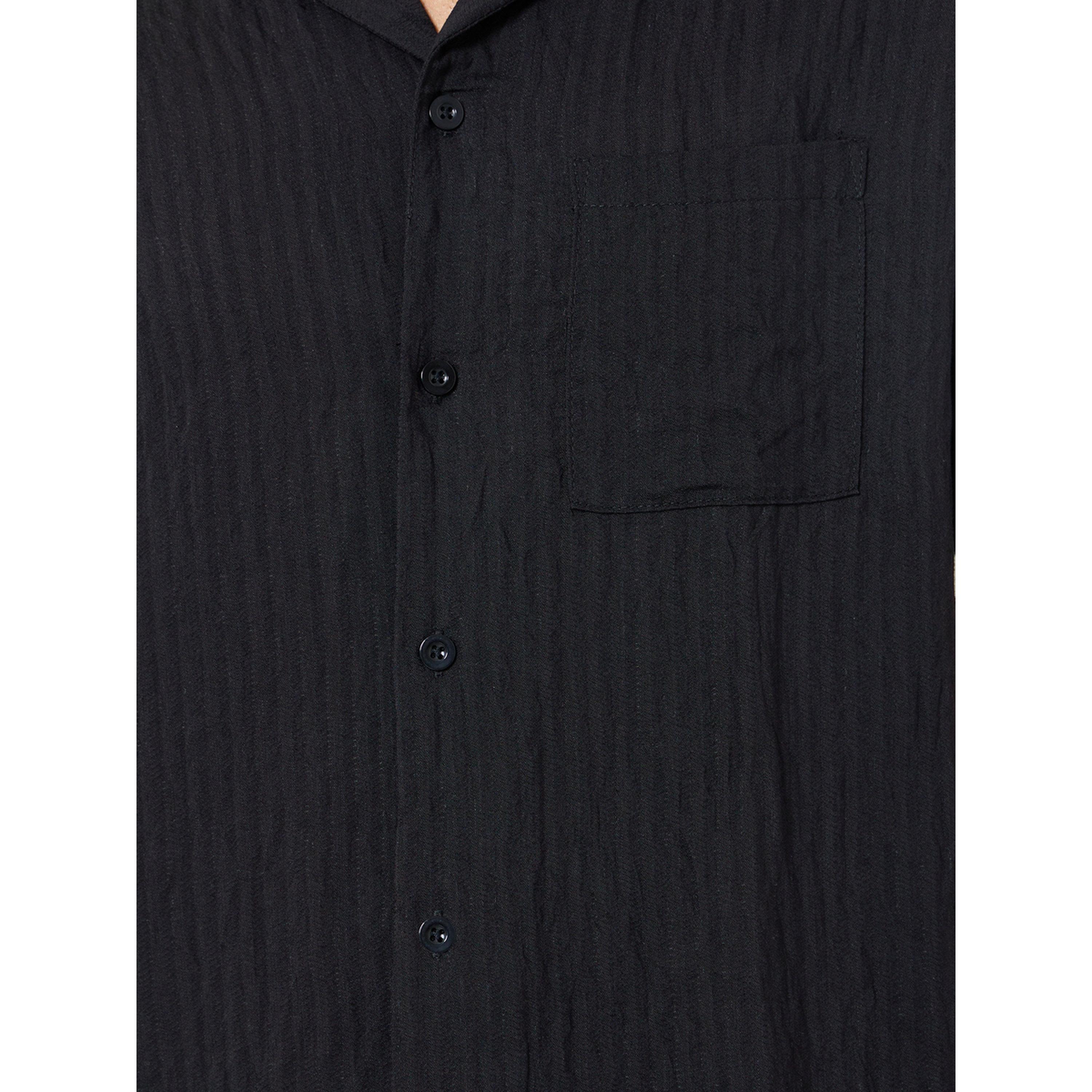 طقم بيجاما من بنطال وقميص بقصة مريحة وأكمام قصيرة-men-clothing-nightwear-sets-image-5