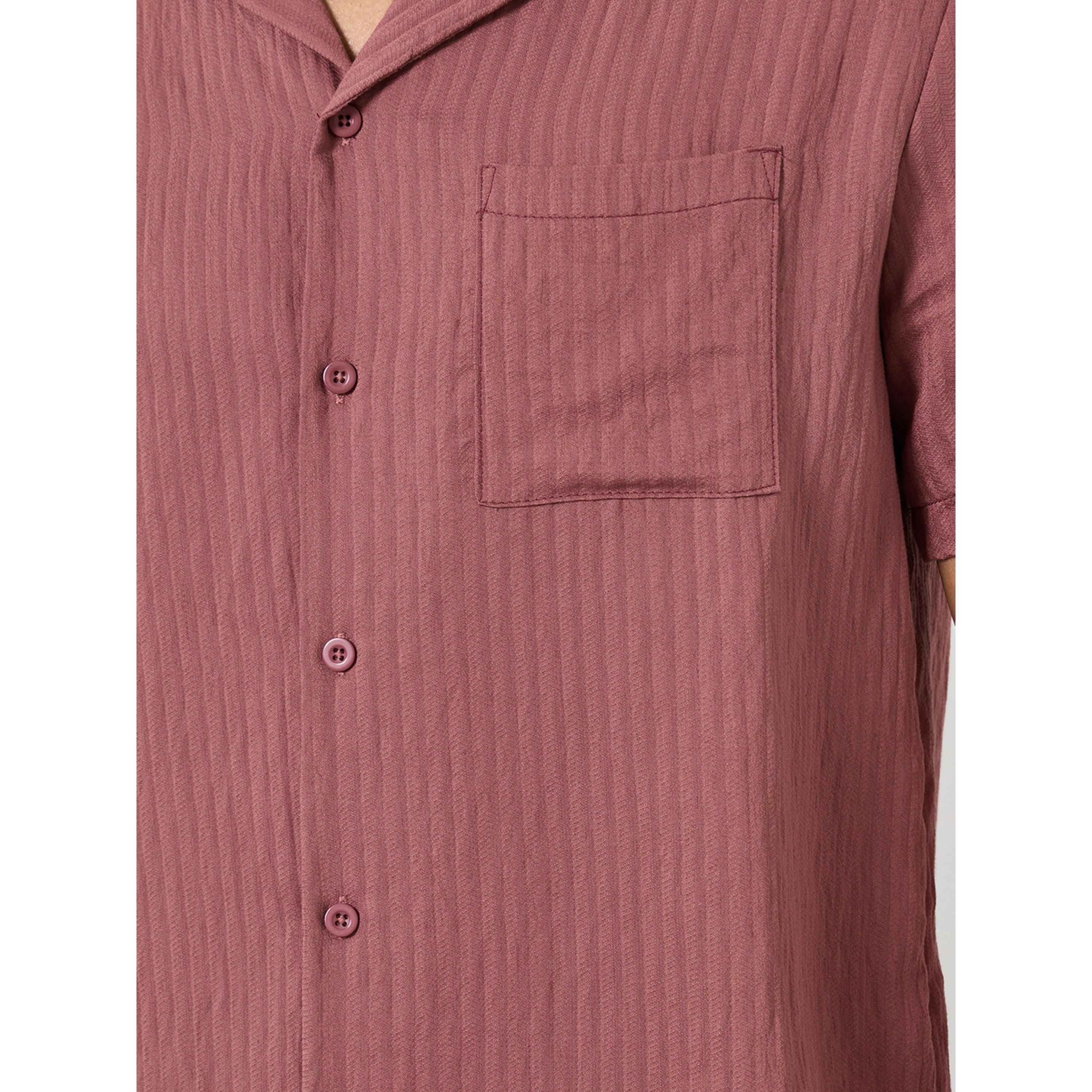 طقم بيجاما من بنطال وقميص بقصة مريحة وأكمام قصيرة-men-clothing-nightwear-sets-image-5