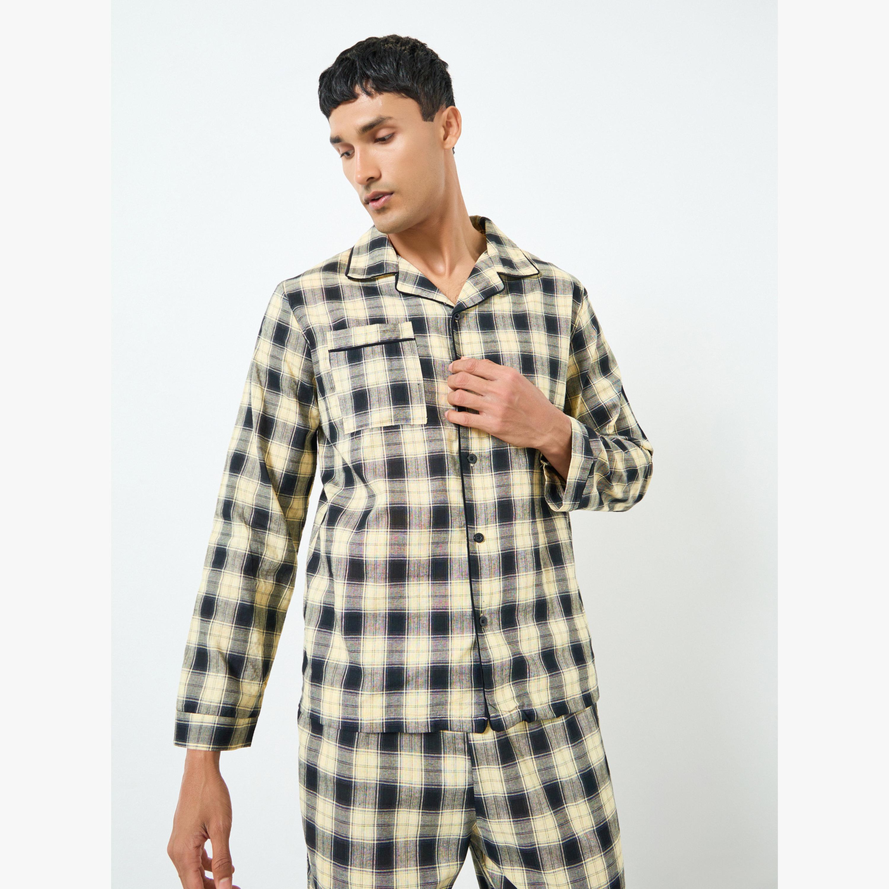طقم بيجاما من بنطال وقميص بطبعة مربعات-men-clothing-nightwear-sets-image-2