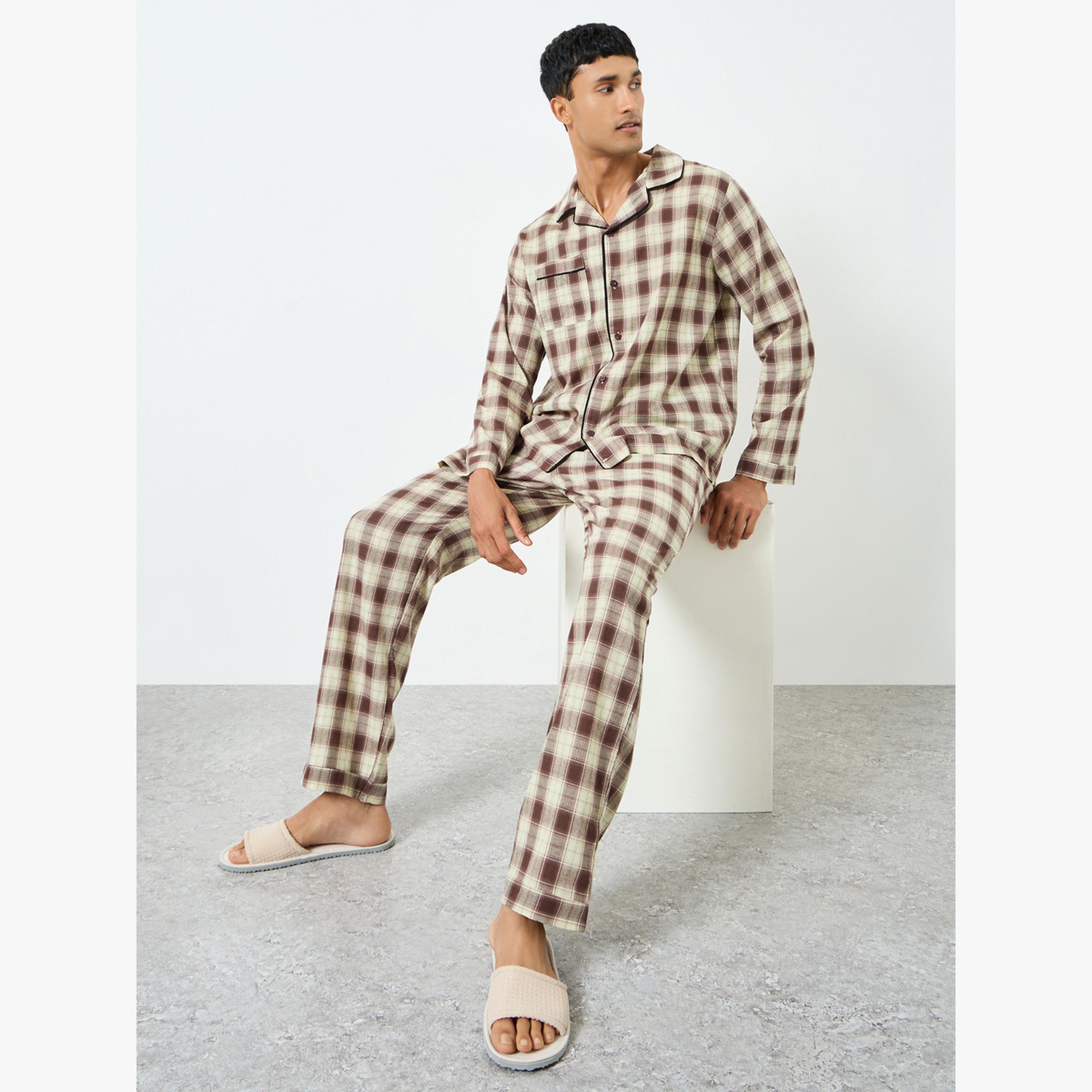 طقم بيجاما من بنطال وقميص بطبعة مربعات-men-clothing-nightwear-sets-image-2