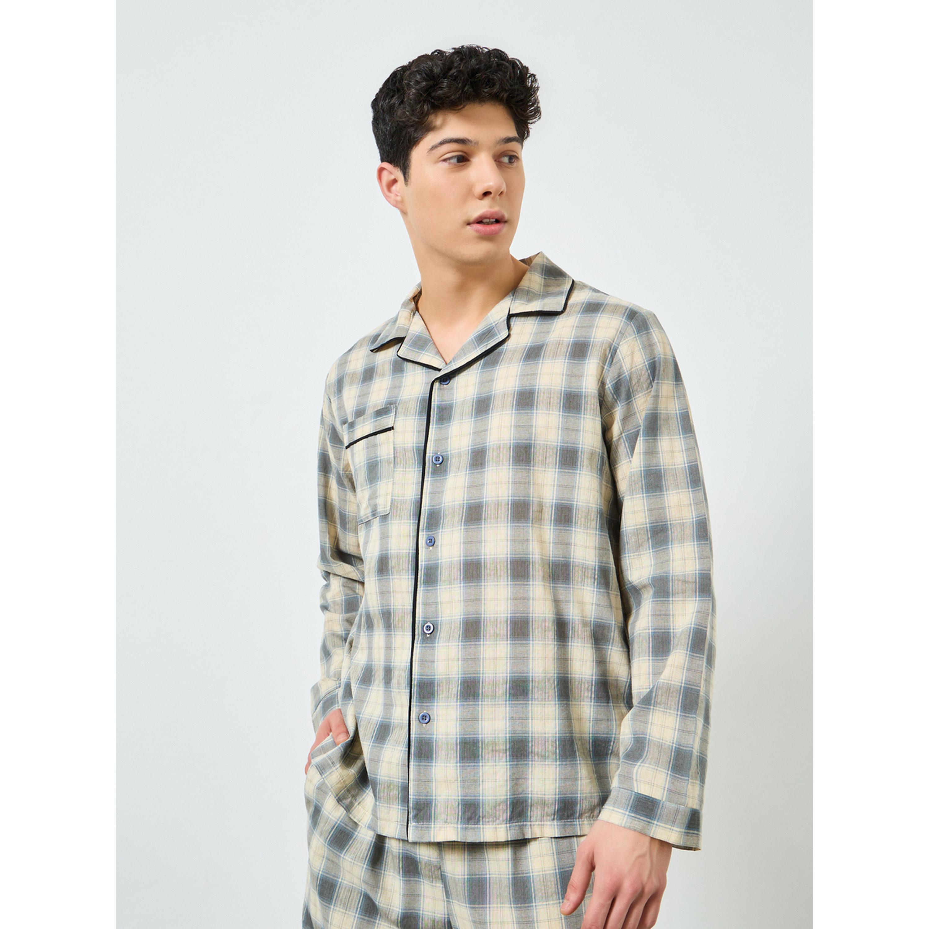 طقم بيجاما من بنطال وقميص بطبعة مربعات وقصة مريحة-men-clothing-nightwear-sets-image-2