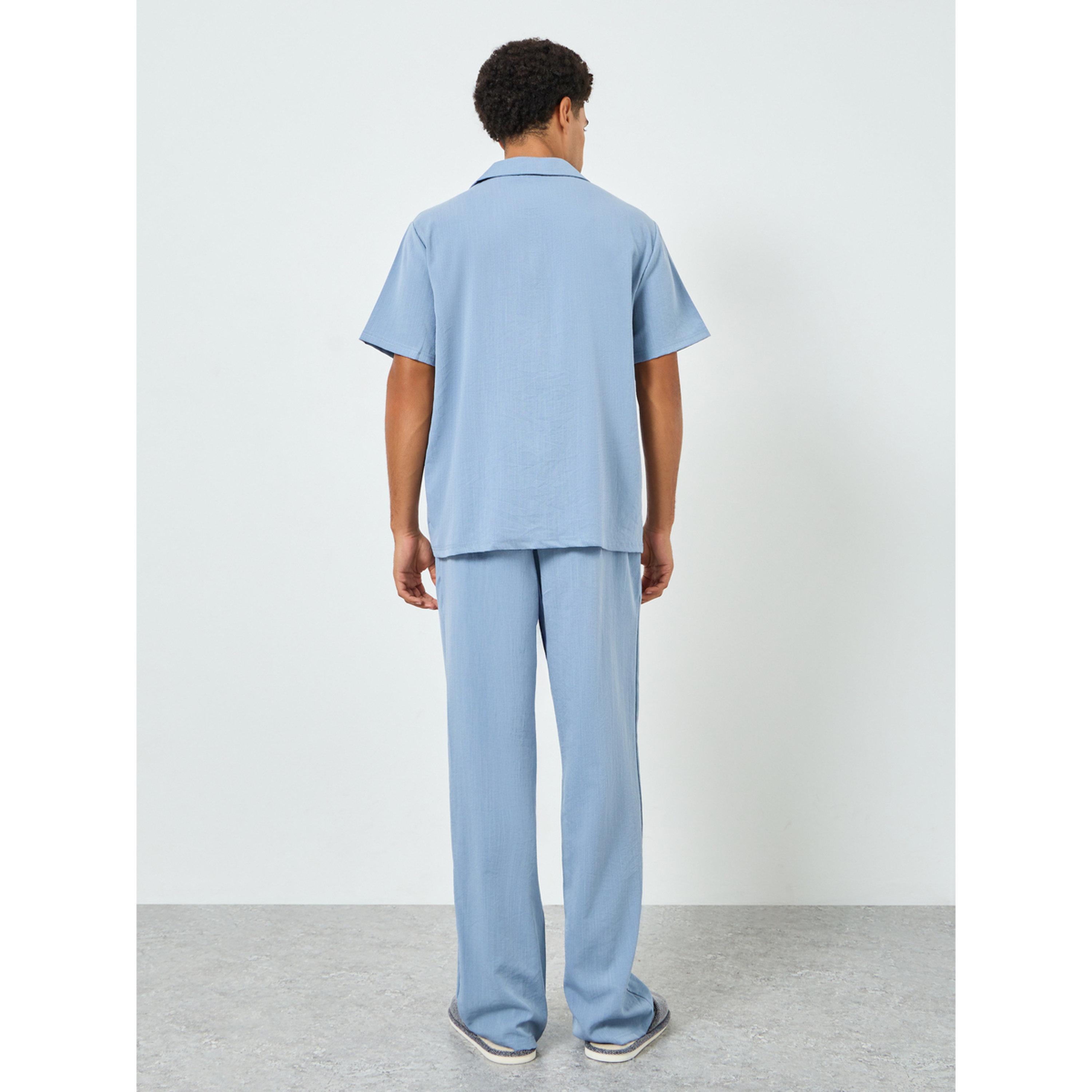 طقم بيجاما من بنطال بقصة مريحة وقميص بأزرار للرجال-men-clothing-nightwear-sets-image-5