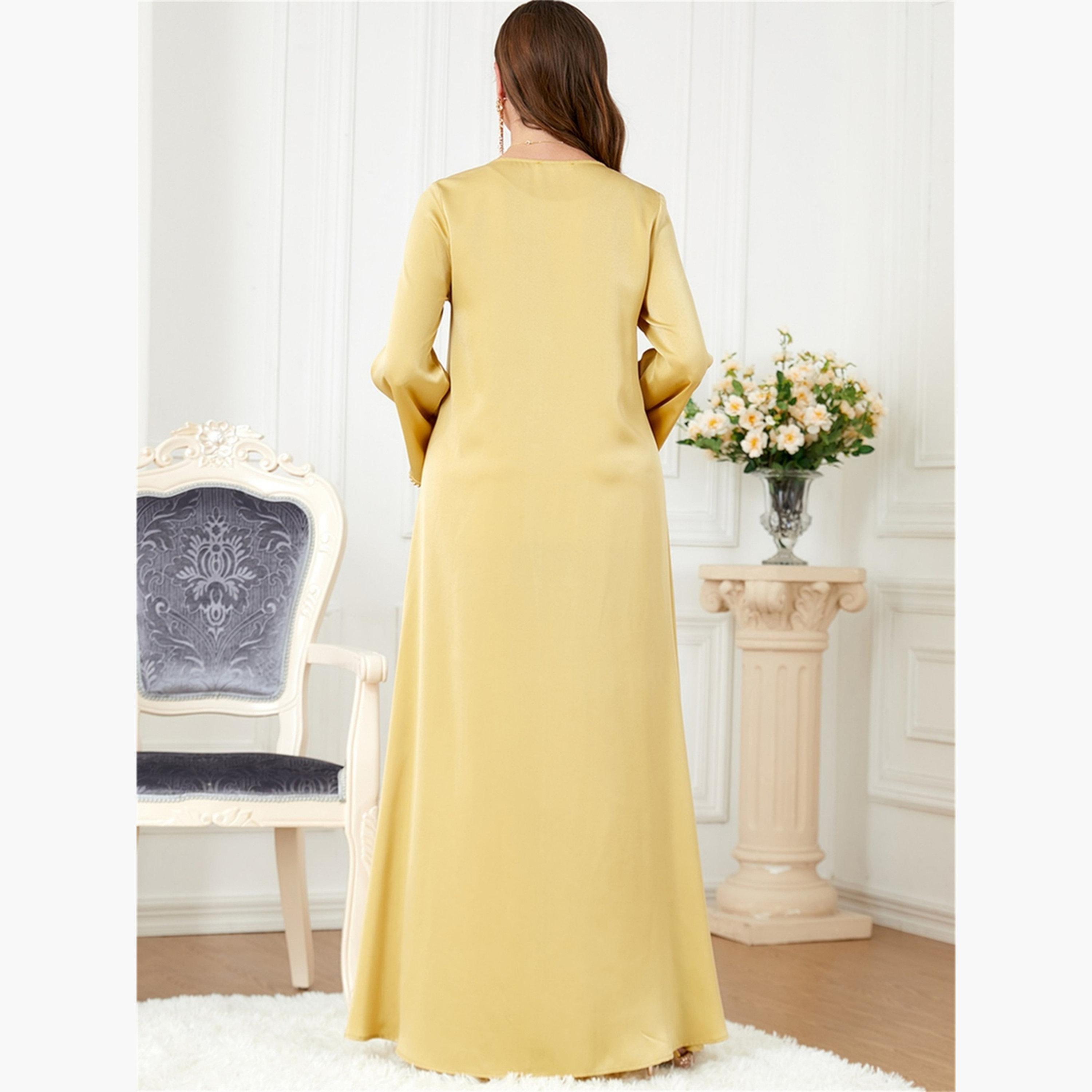 جلابية مزينة بتفاصيل قطع ترتر-women-arabicclothing-jalabiyas-image-5