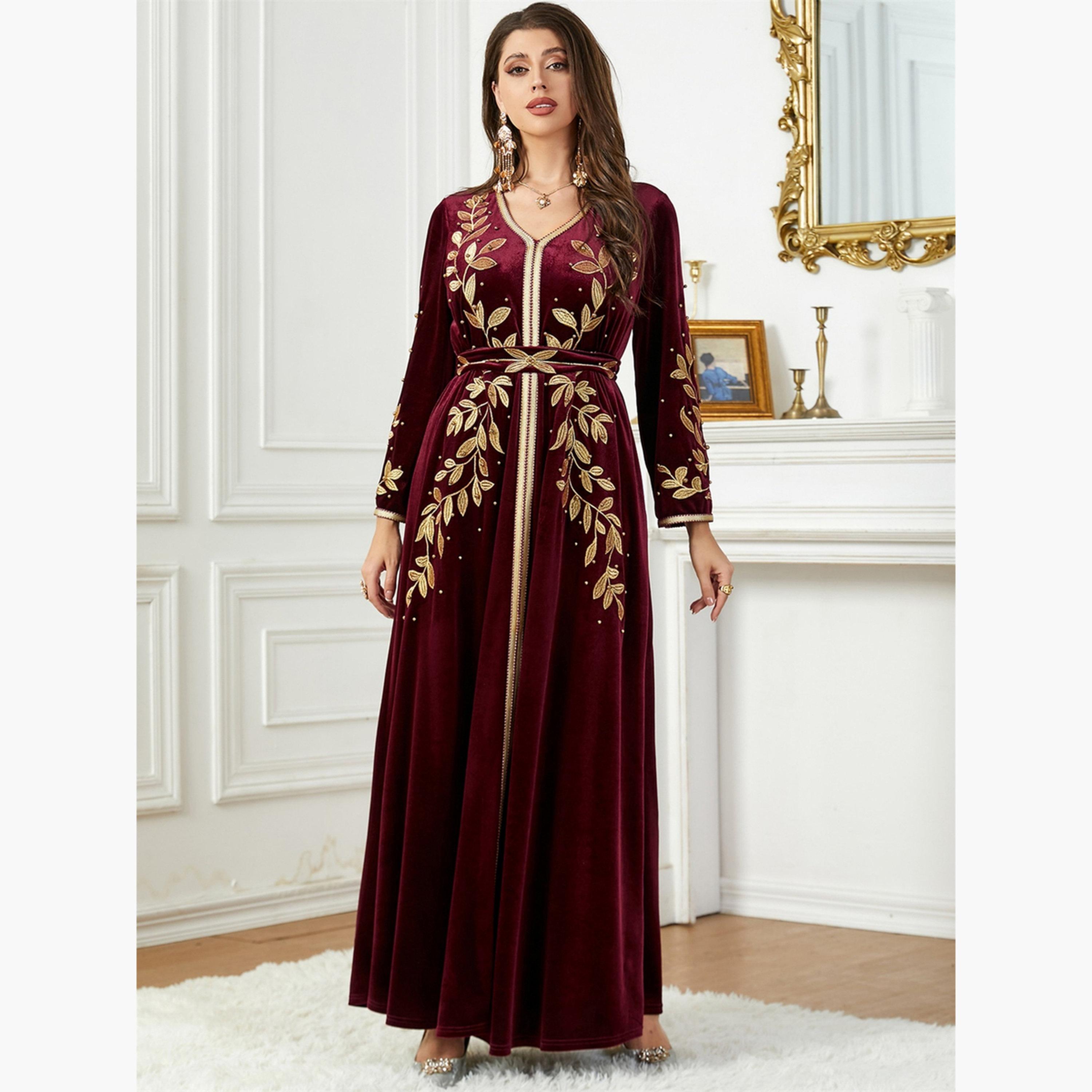 جلابية بخصر ضيق ومزينة بأوراق-women-arabicclothing-jalabiyas-image-2