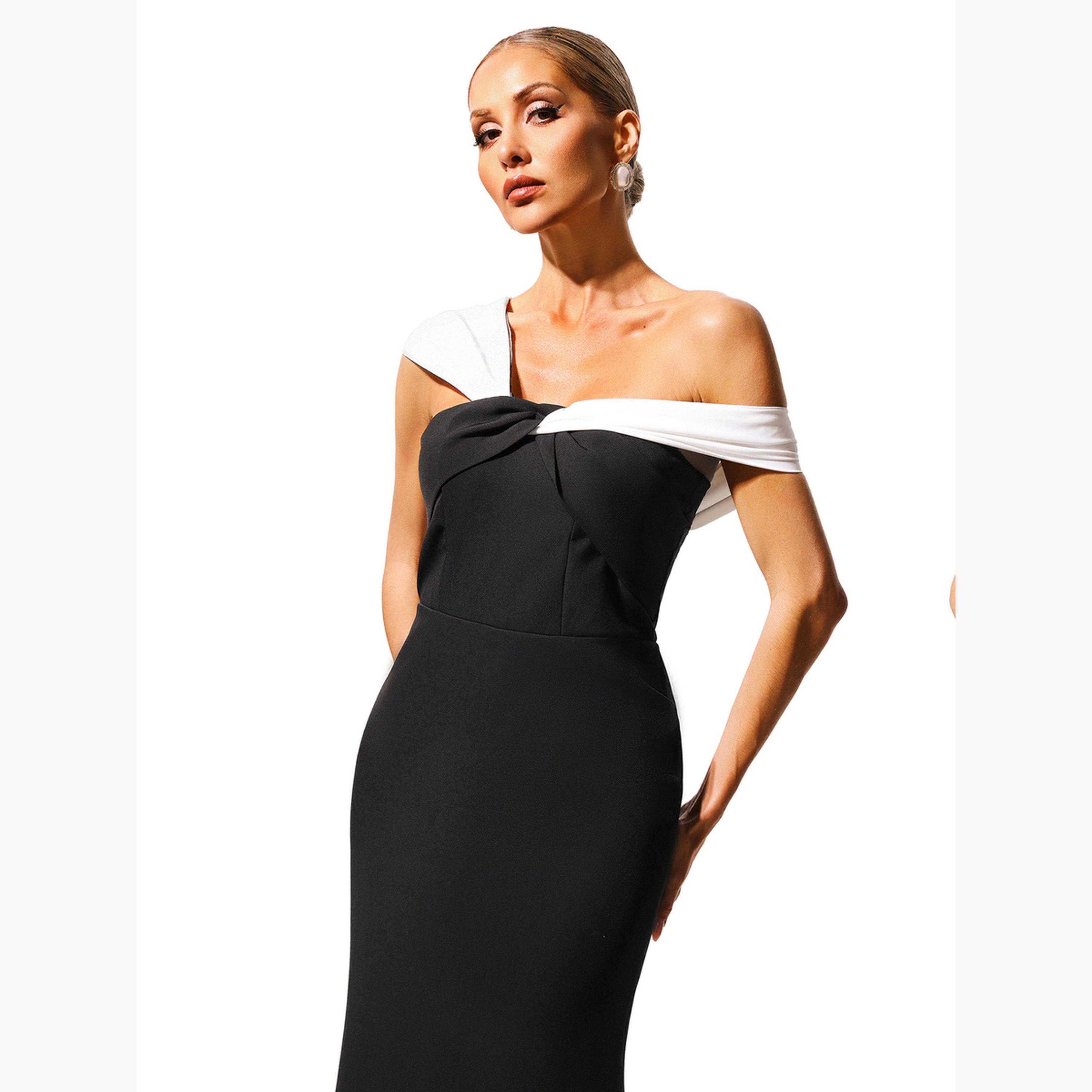 فستان طويل بكتف واحد وتفاصيل مُتباينة-women-clothing-dresses-image-2