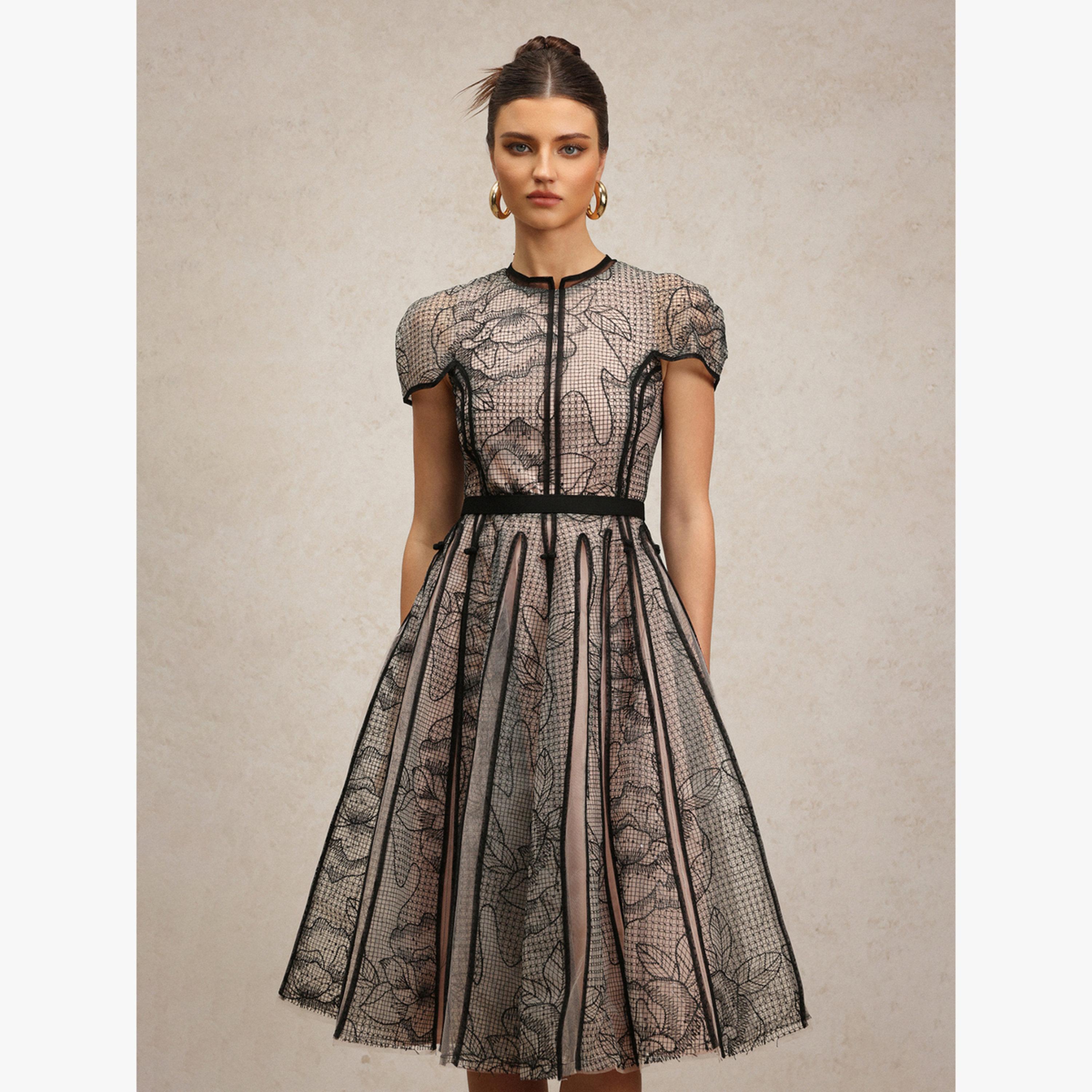 فستان بطول الركبة بأكمام قصيرة وتفاصيل جاكار-women-clothing-dresses-image-2