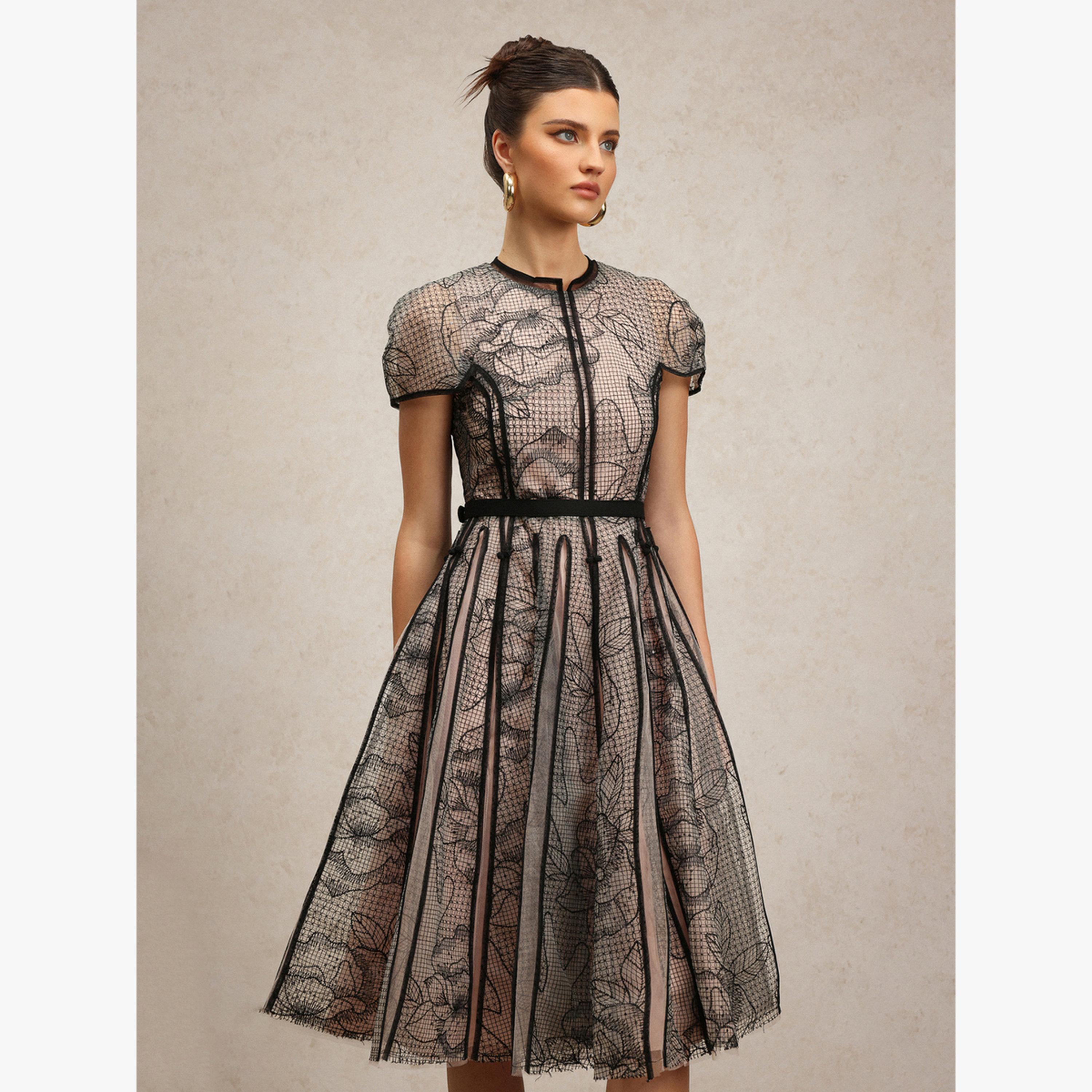 فستان بطول الركبة بأكمام قصيرة وتفاصيل جاكار-women-clothing-dresses-image-3