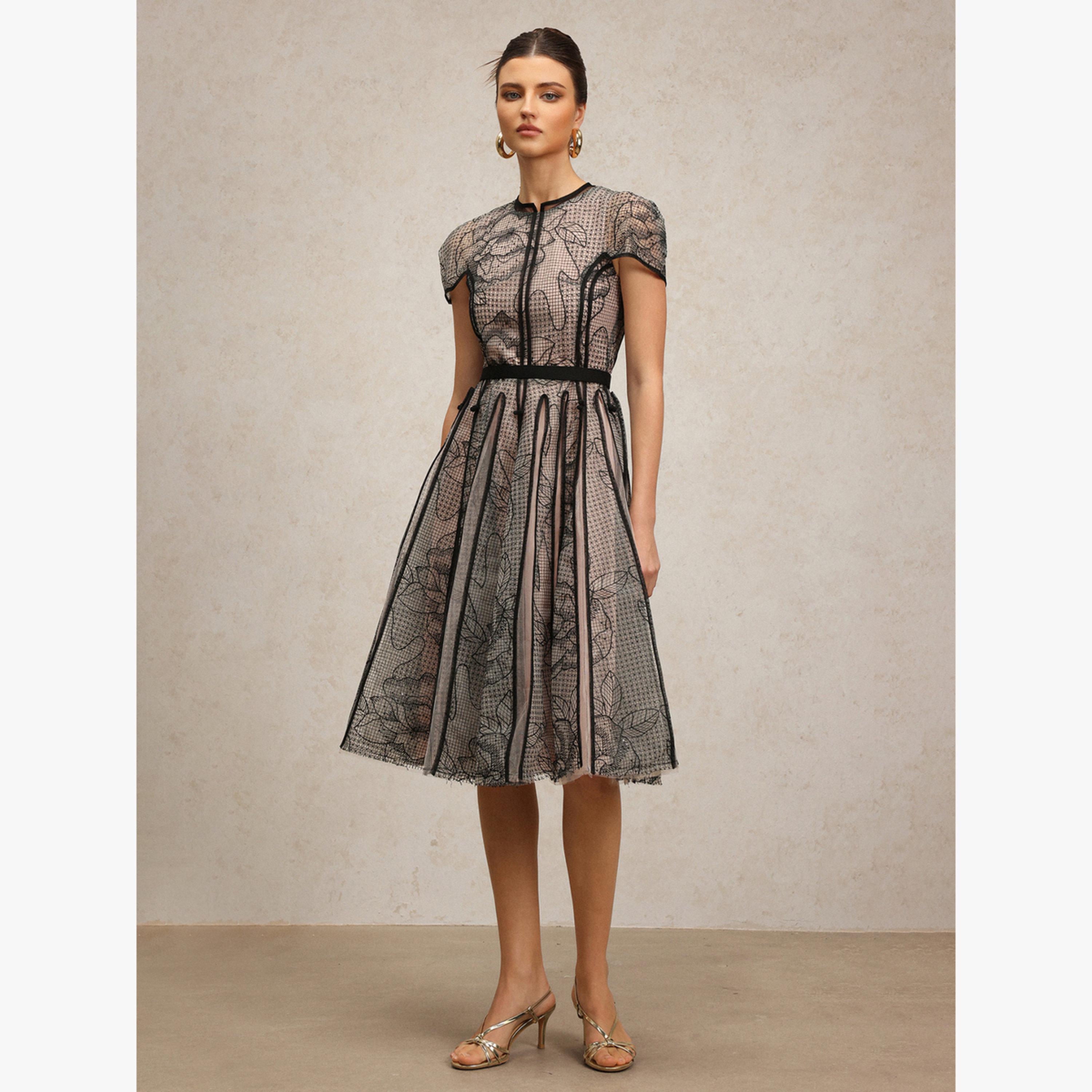 فستان بطول الركبة بأكمام قصيرة وتفاصيل جاكار-women-clothing-dresses-image-4