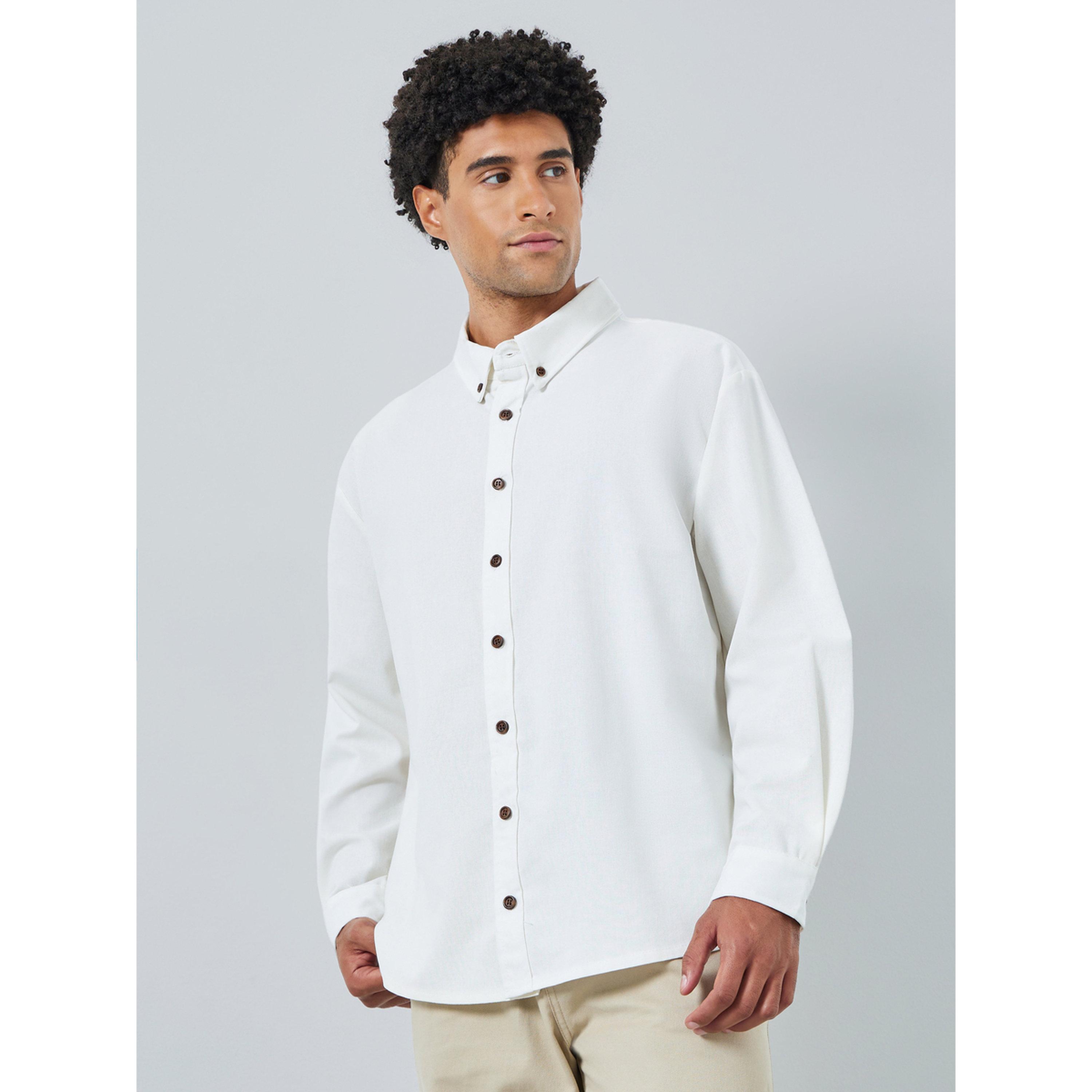 قميص بياقة بأزرار من مزيج الكتان بقصة مريحة-men-clothing-shirts-image-1
