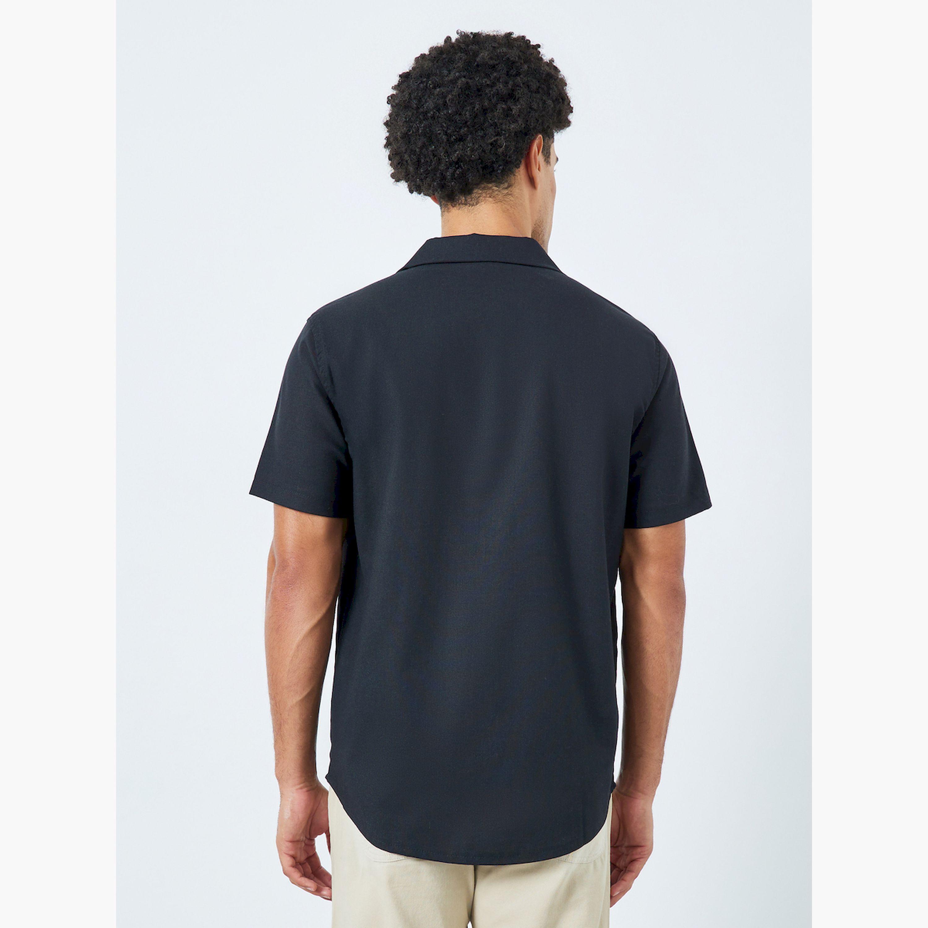 قميص بياقة ريزورت من مزيج الكتان بقصة مريحة-men-clothing-shirts-image-3