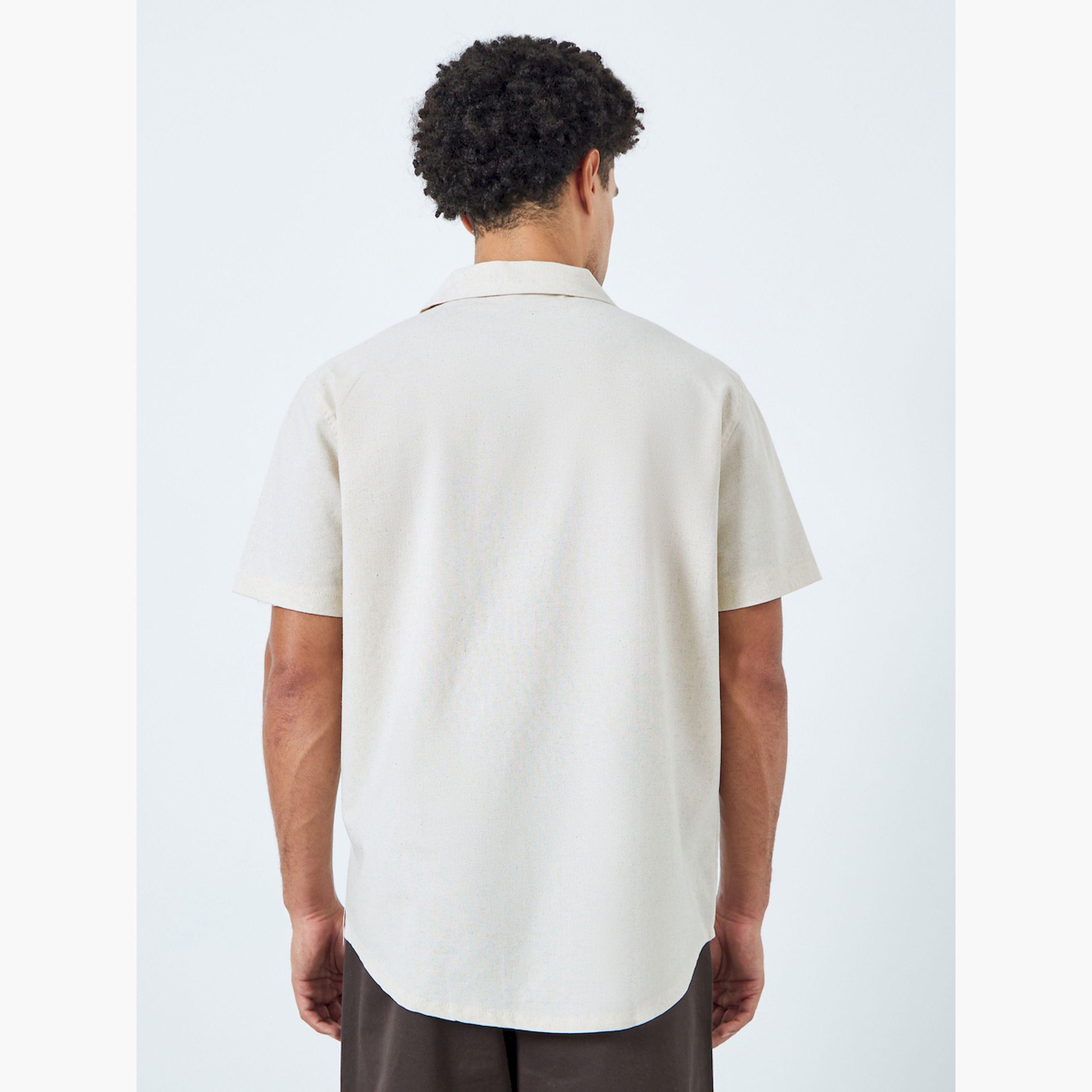قميص بياقة ريزورت من مزيج الكتان بقصة مريحة-men-clothing-shirts-image-3