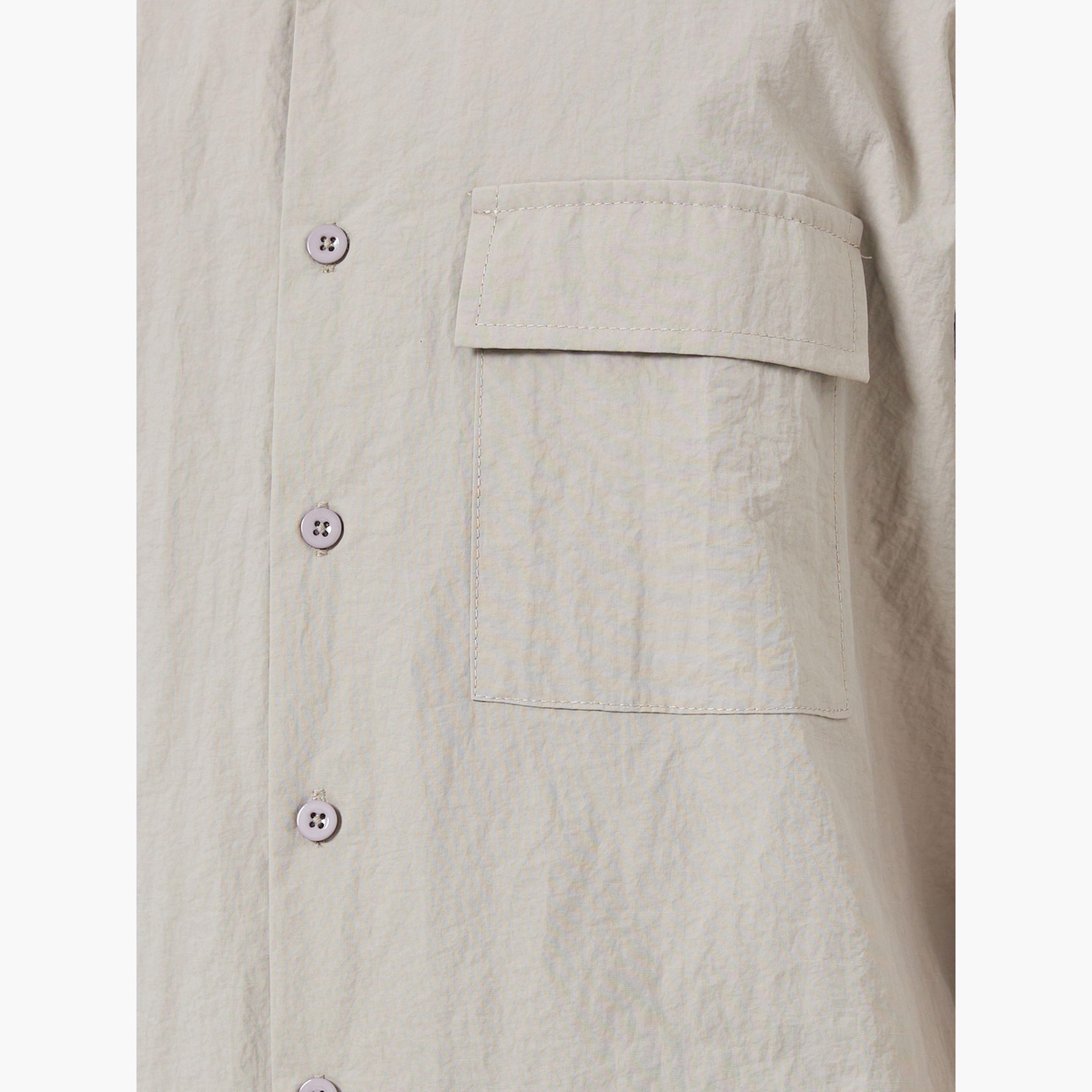 قميص واسع بياقة ريزورت-men-clothing-shirts-image-4