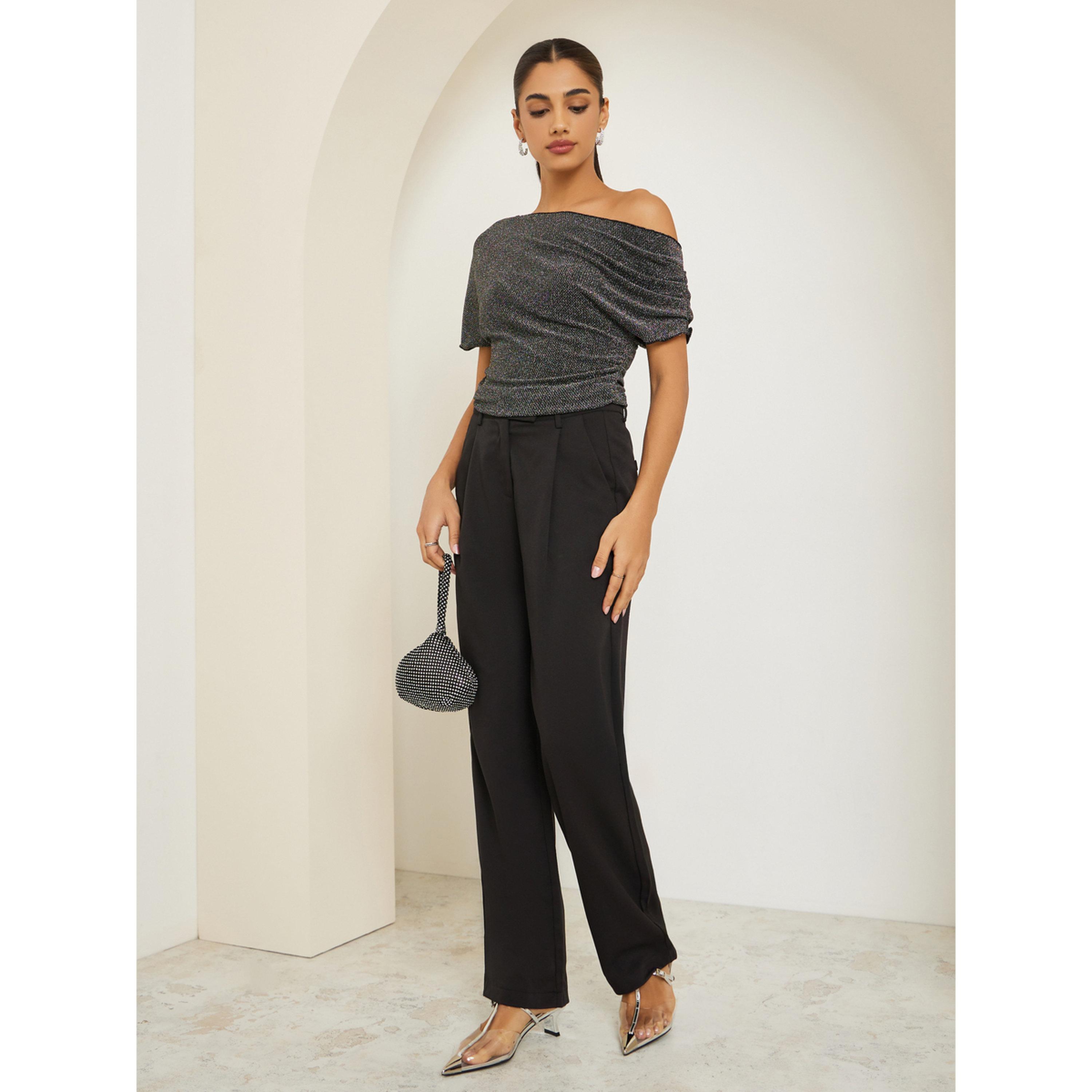 بلوزة بياقة غير متماثلة الطول وتفاصيل براقة-women-clothing-shirtsandblouses-blouses-image-2
