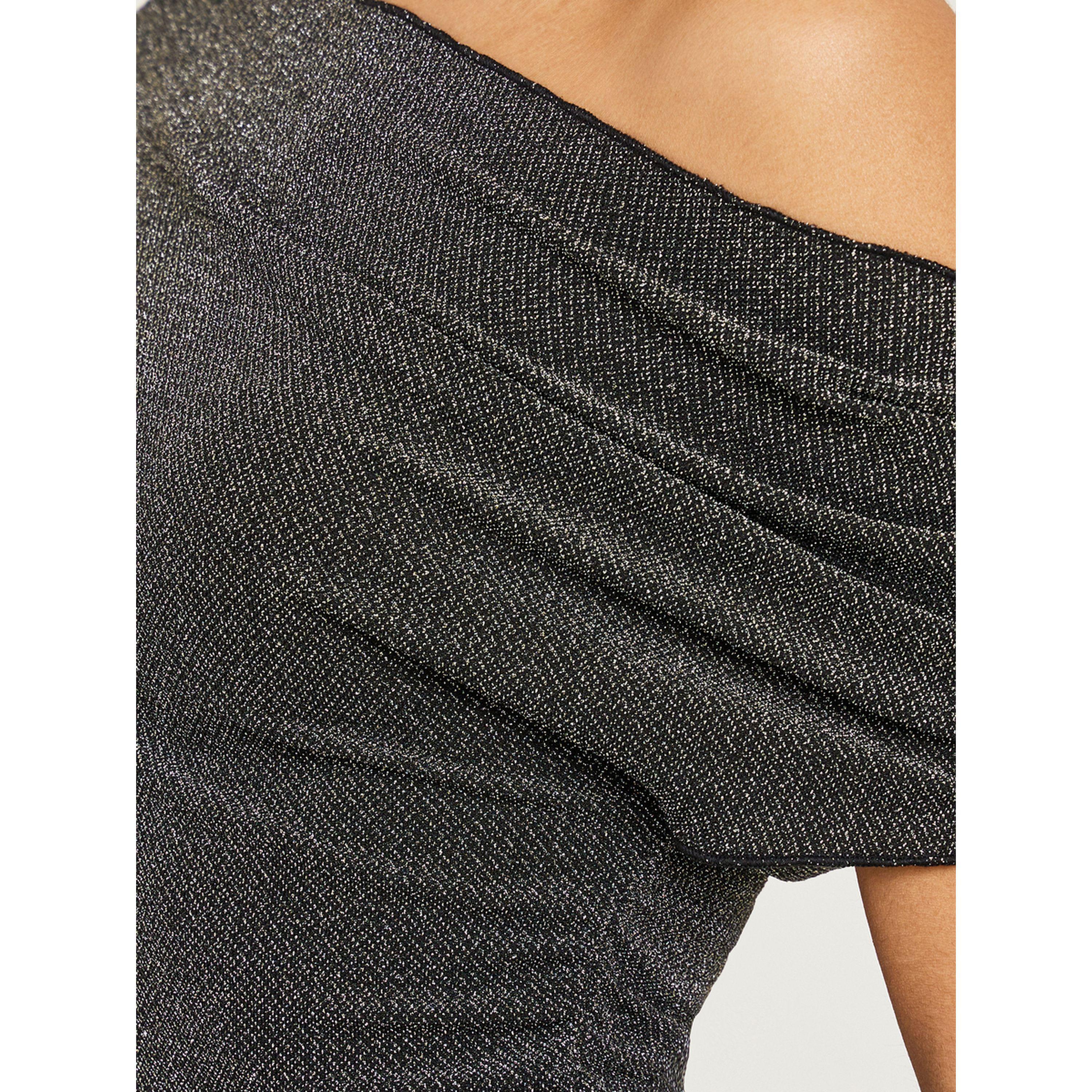 بلوزة بياقة غير متماثلة الطول وتفاصيل براقة-women-clothing-shirtsandblouses-blouses-image-4