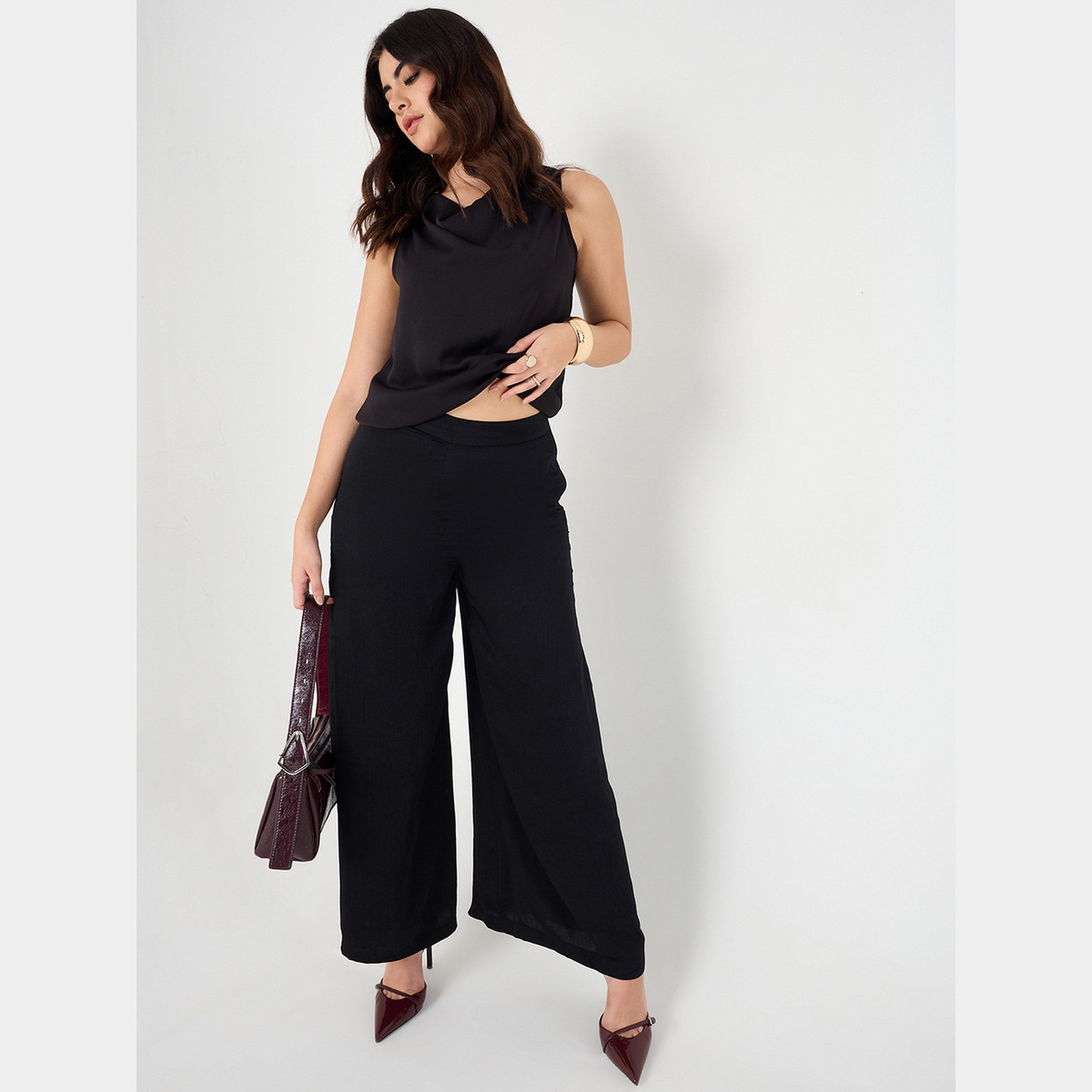 فيميلا - بنطال ساتان أسود واسع الساق-women-clothing-bottoms-trousers-image-2