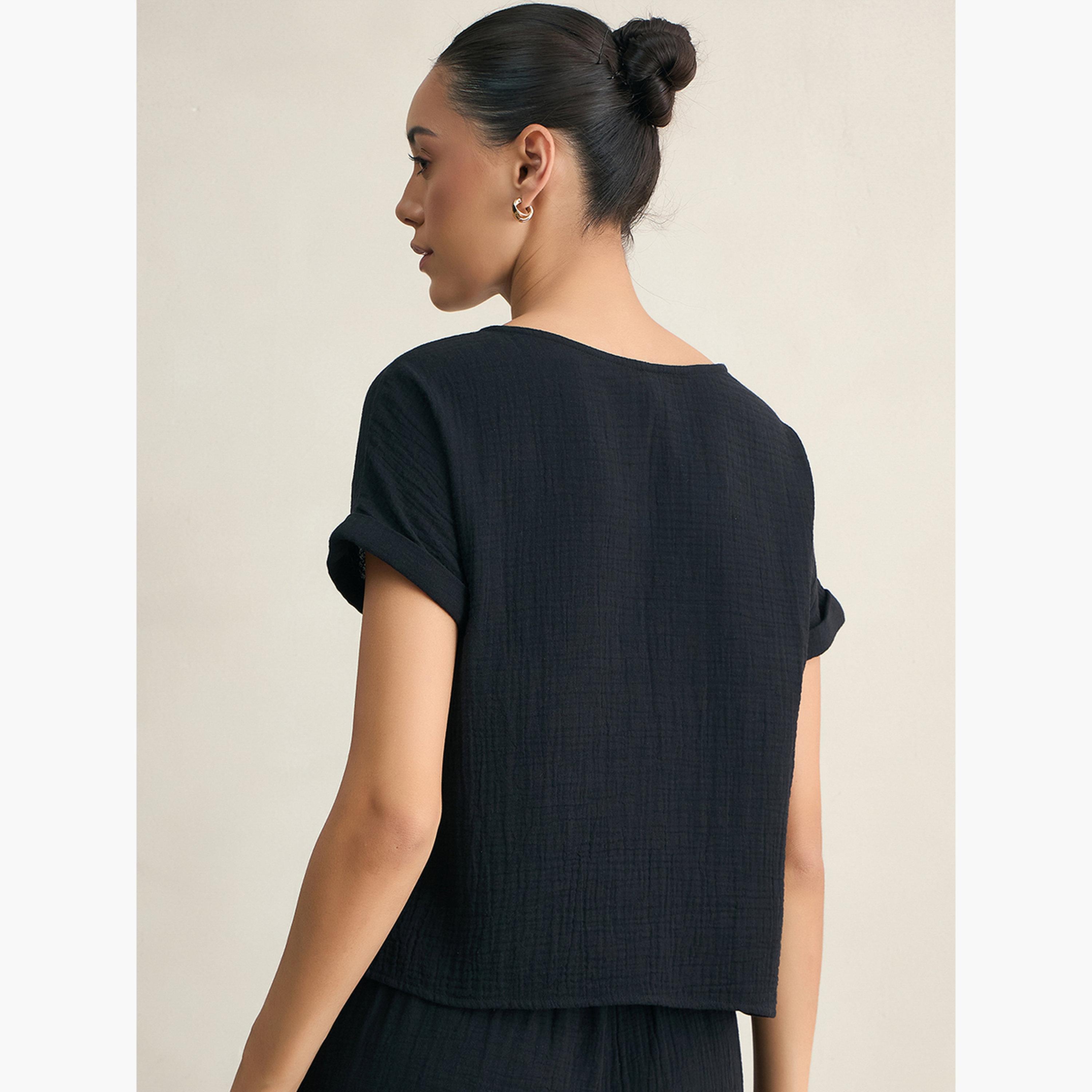 فيميلا - طقم نسائي من بلوزة وبنطال قطني برقبة دائرية-women-clothing-coordsets-image-4