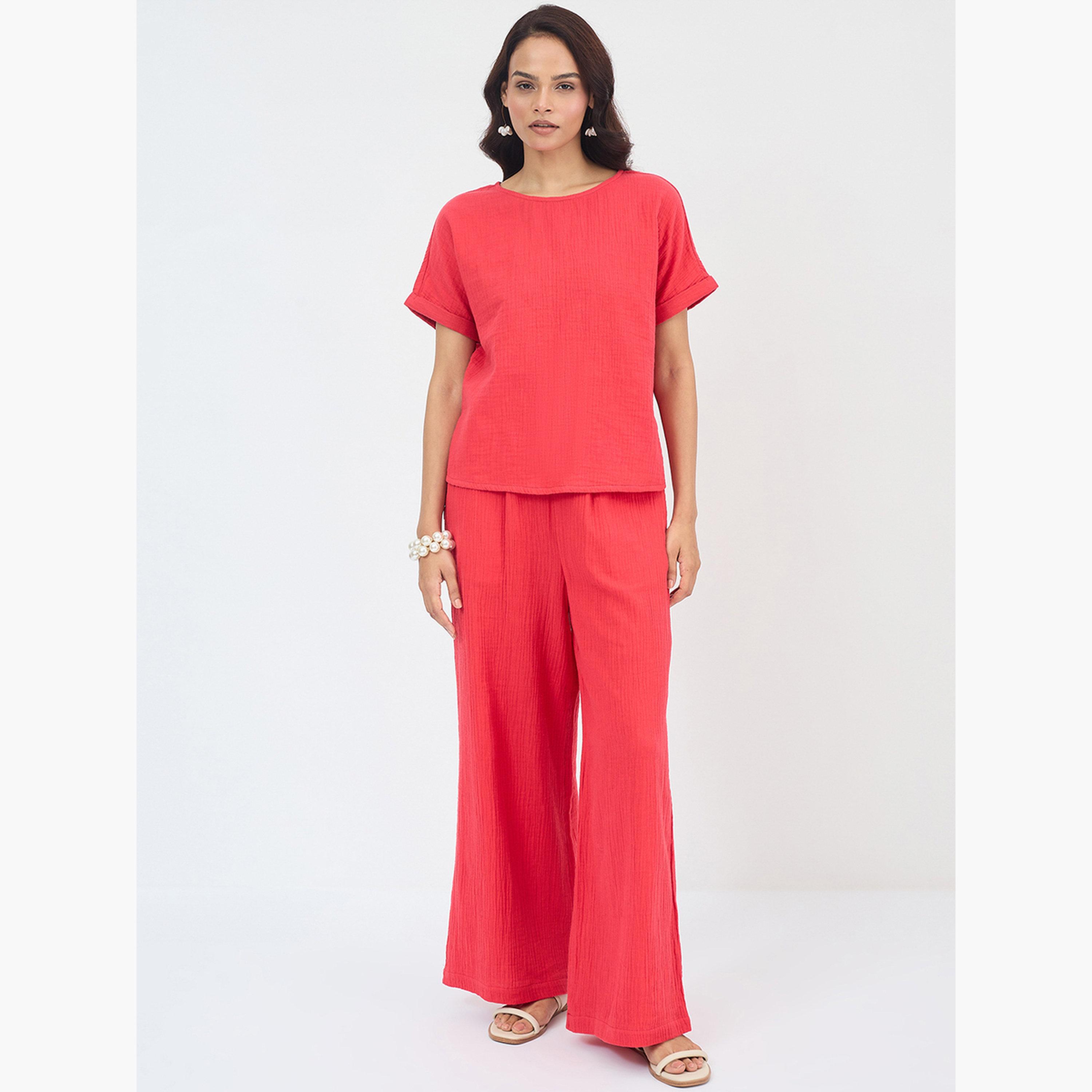 فيميلا - طقم نسائي من بلوزة وبنطال من قماش قطني شاش-women-clothing-coordsets-image-1