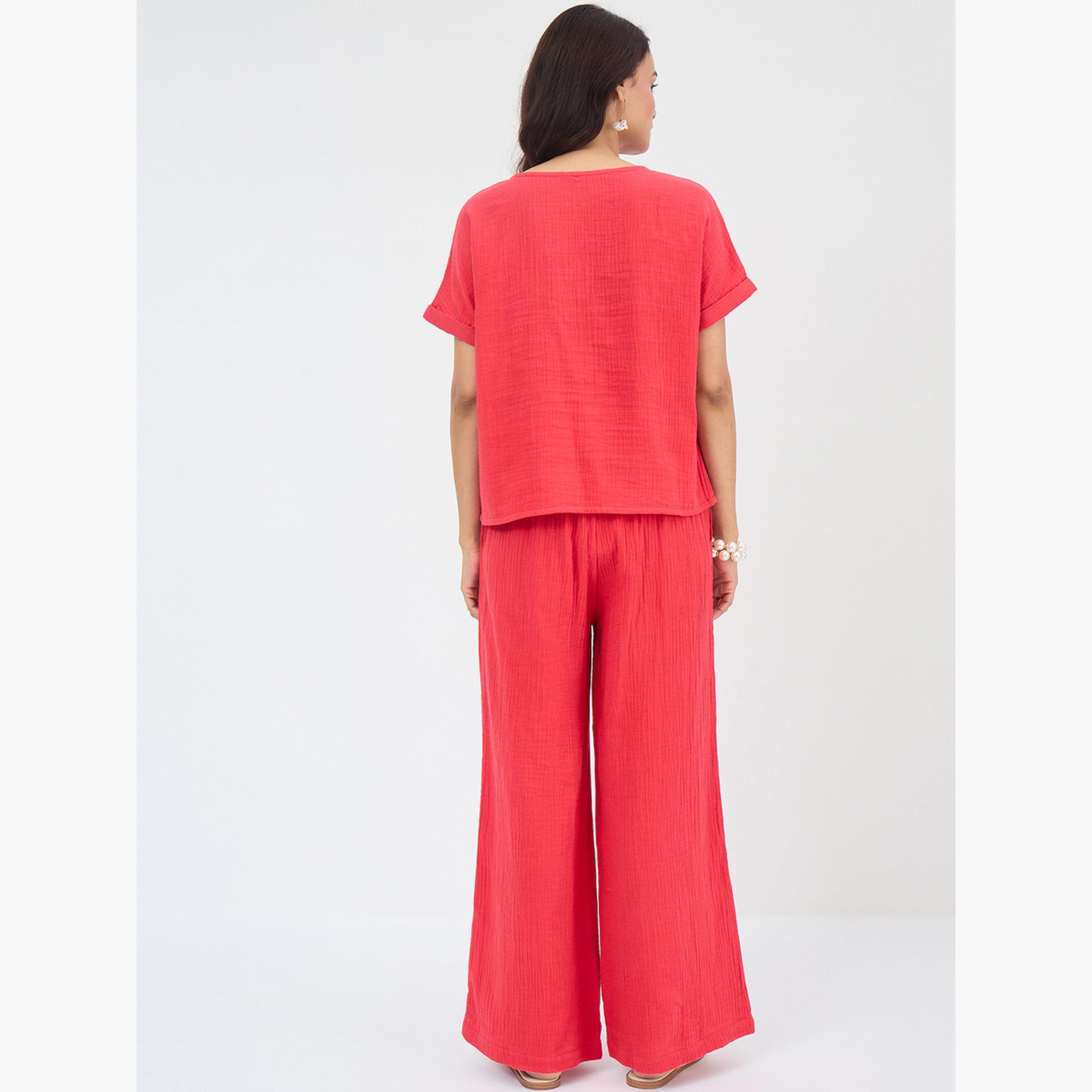 فيميلا - طقم نسائي من بلوزة وبنطال من قماش قطني شاش-women-clothing-coordsets-image-2