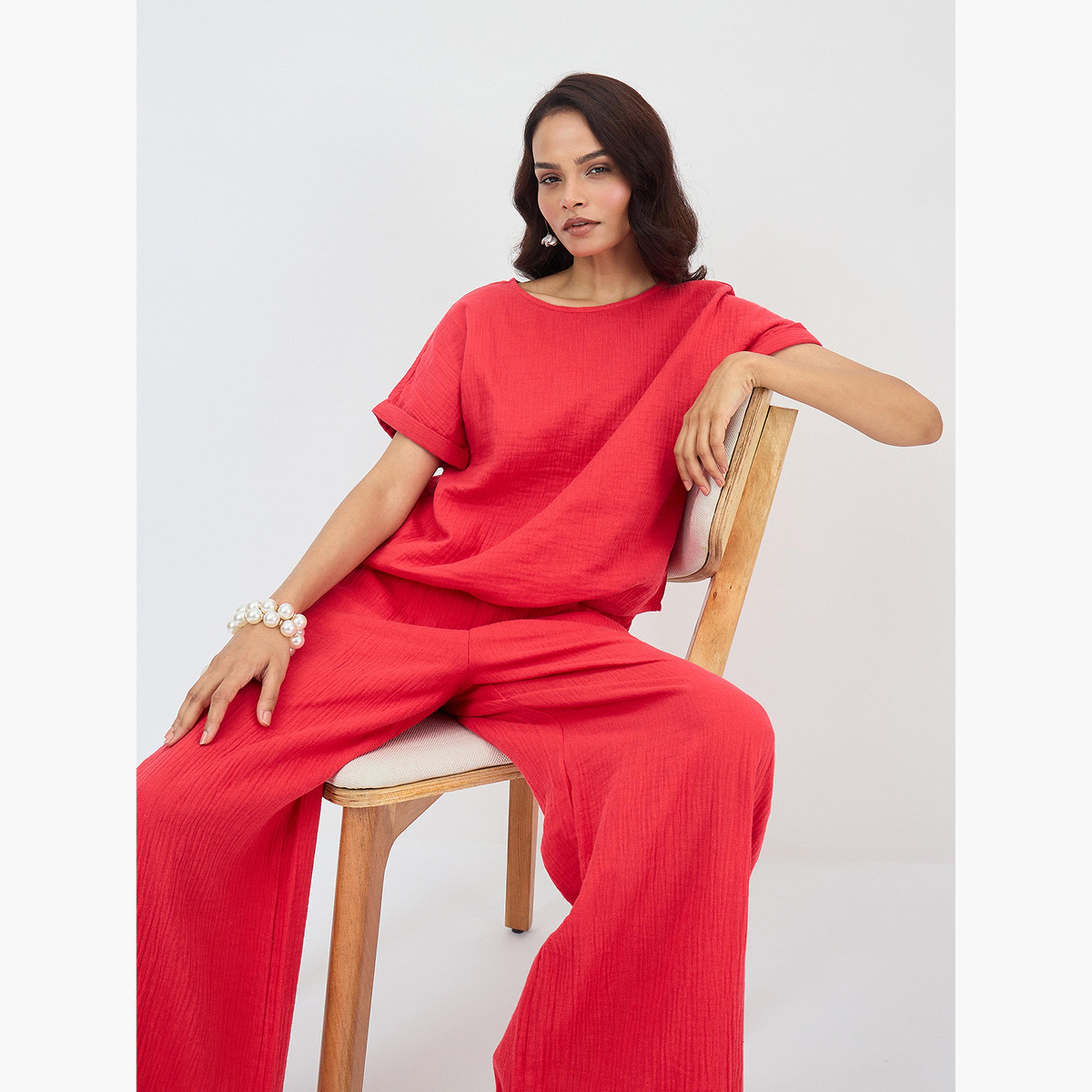 فيميلا - طقم نسائي من بلوزة وبنطال من قماش قطني شاش-women-clothing-coordsets-image-4