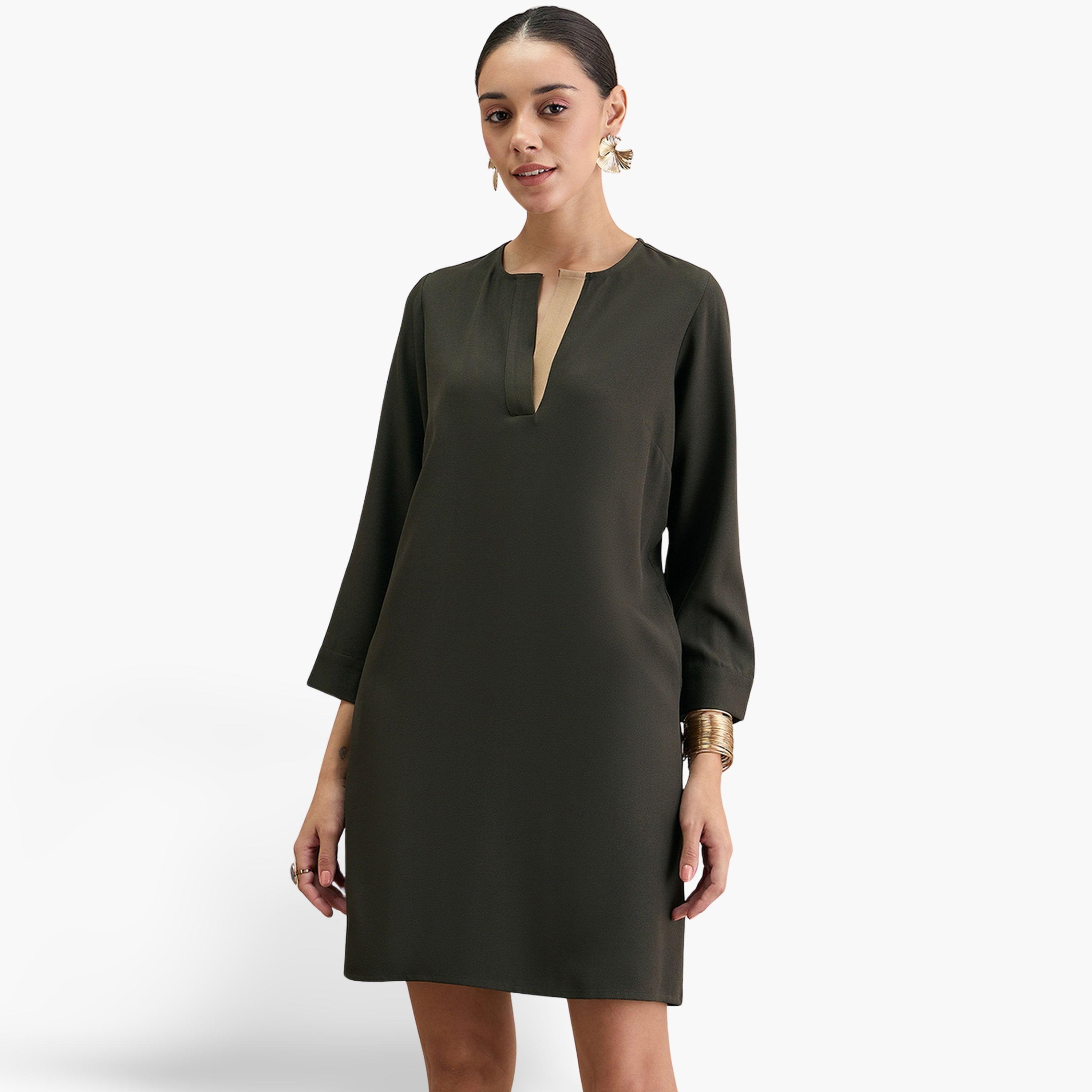 فيميلا - فستان نسائي طويل حتى الركبة، لون زيتوني سادة، رقبة حرف V، وأكمام طويلة-women-clothing-dresses-image-1