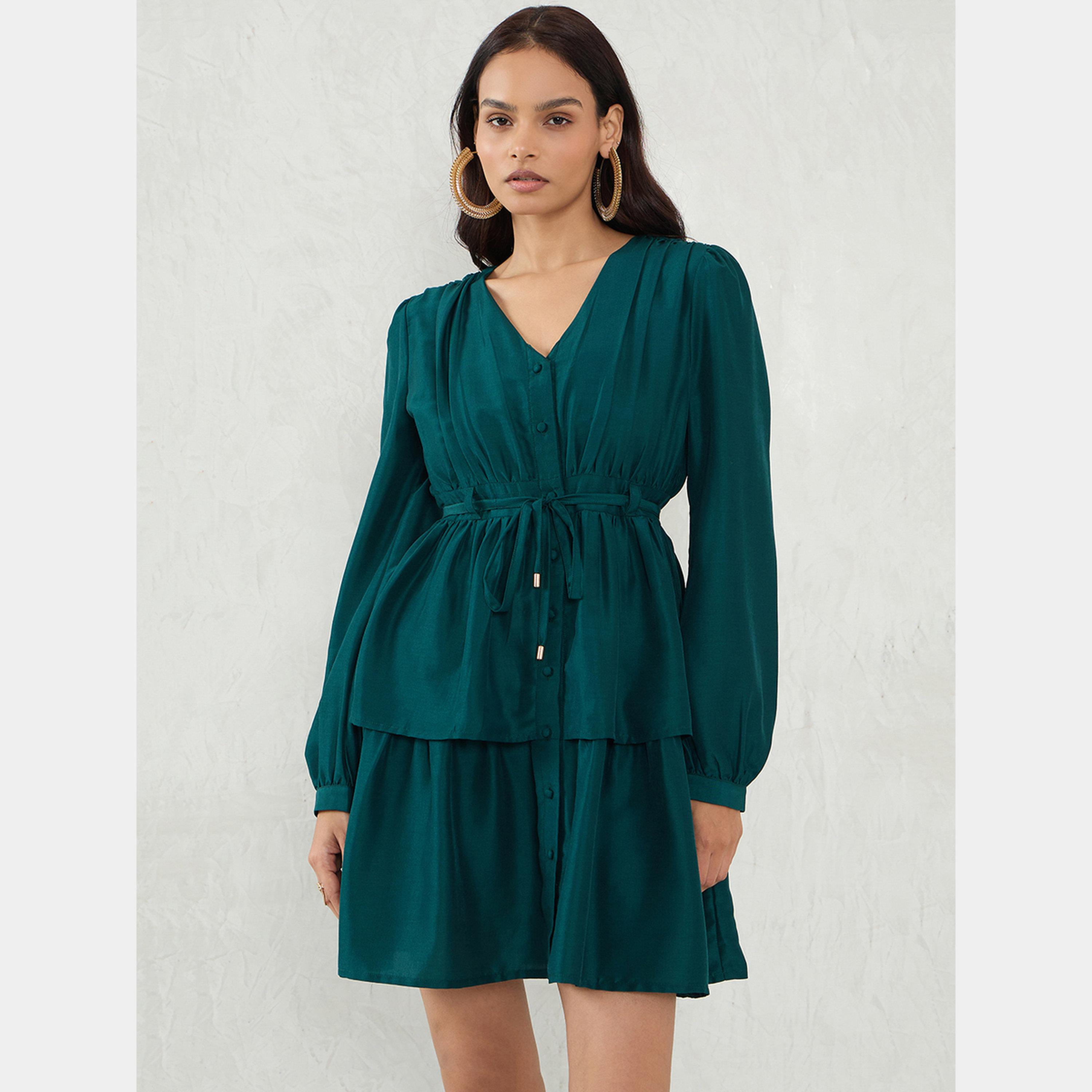 فيميلا - فستان نسائي قصير بأكمام طويلة رقبة حرف V وأزرار باللون الأخضر الزمردي-women-clothing-dresses-image-1