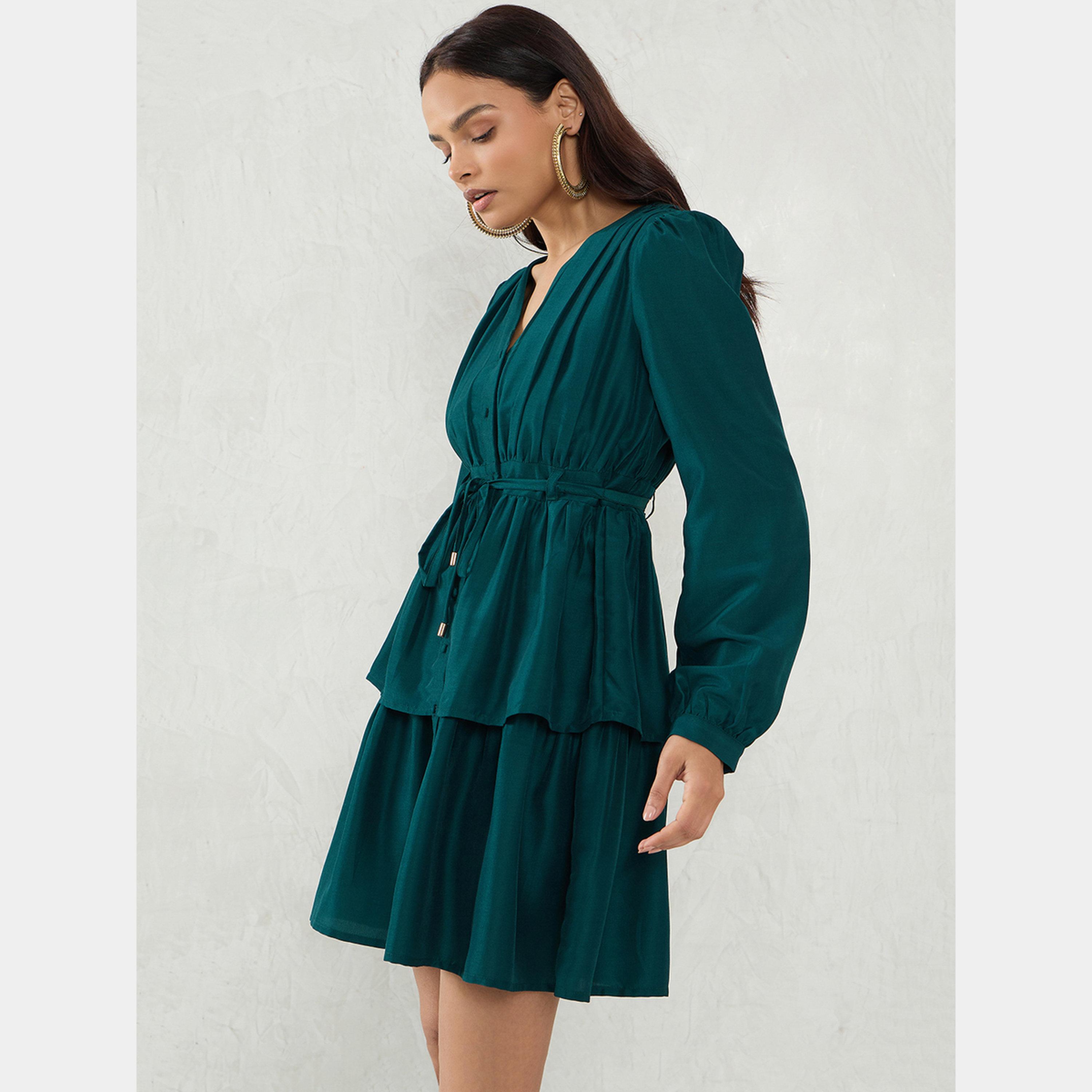 فيميلا - فستان نسائي قصير بأكمام طويلة رقبة حرف V وأزرار باللون الأخضر الزمردي-women-clothing-dresses-image-3