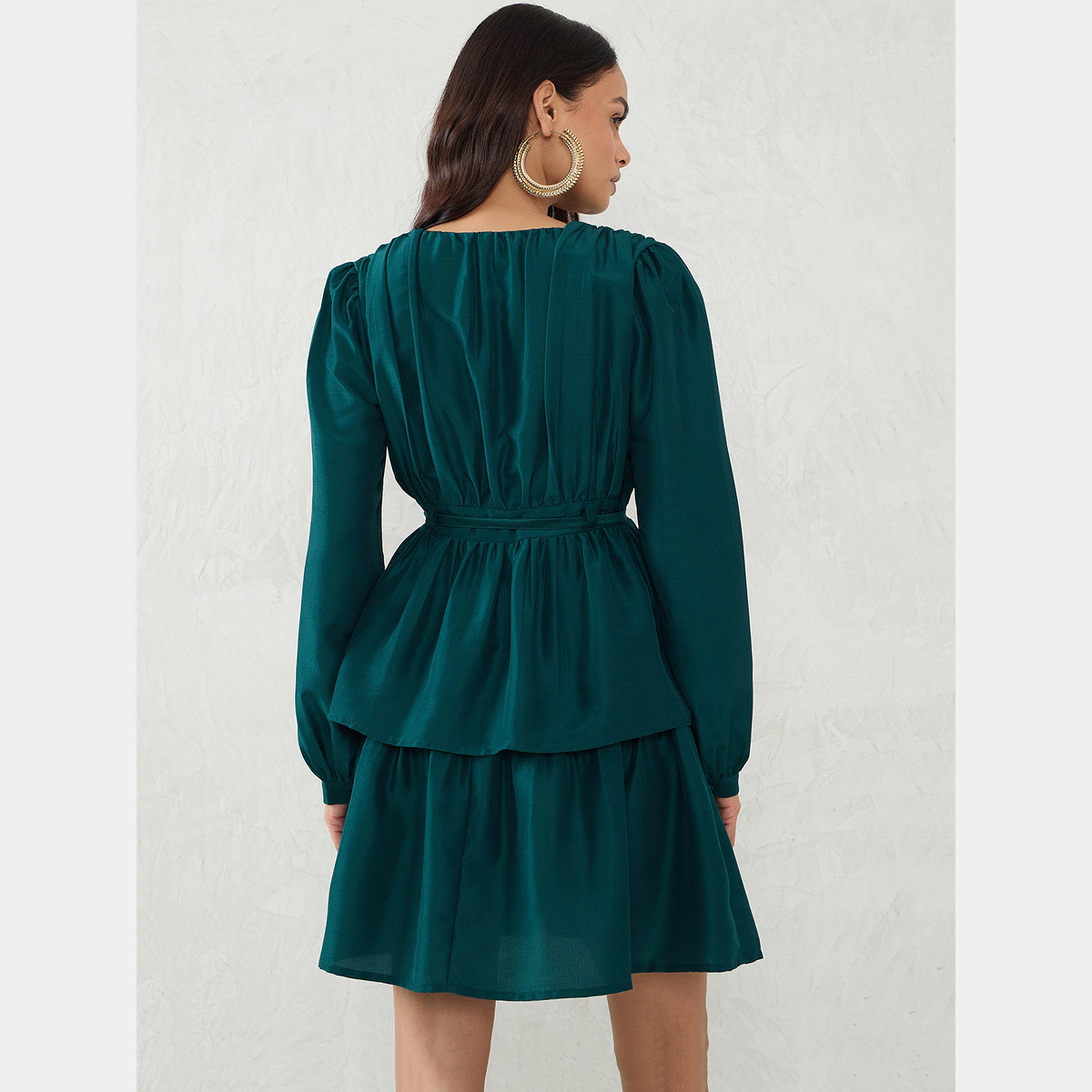 فيميلا - فستان نسائي قصير بأكمام طويلة رقبة حرف V وأزرار باللون الأخضر الزمردي-women-clothing-dresses-image-5