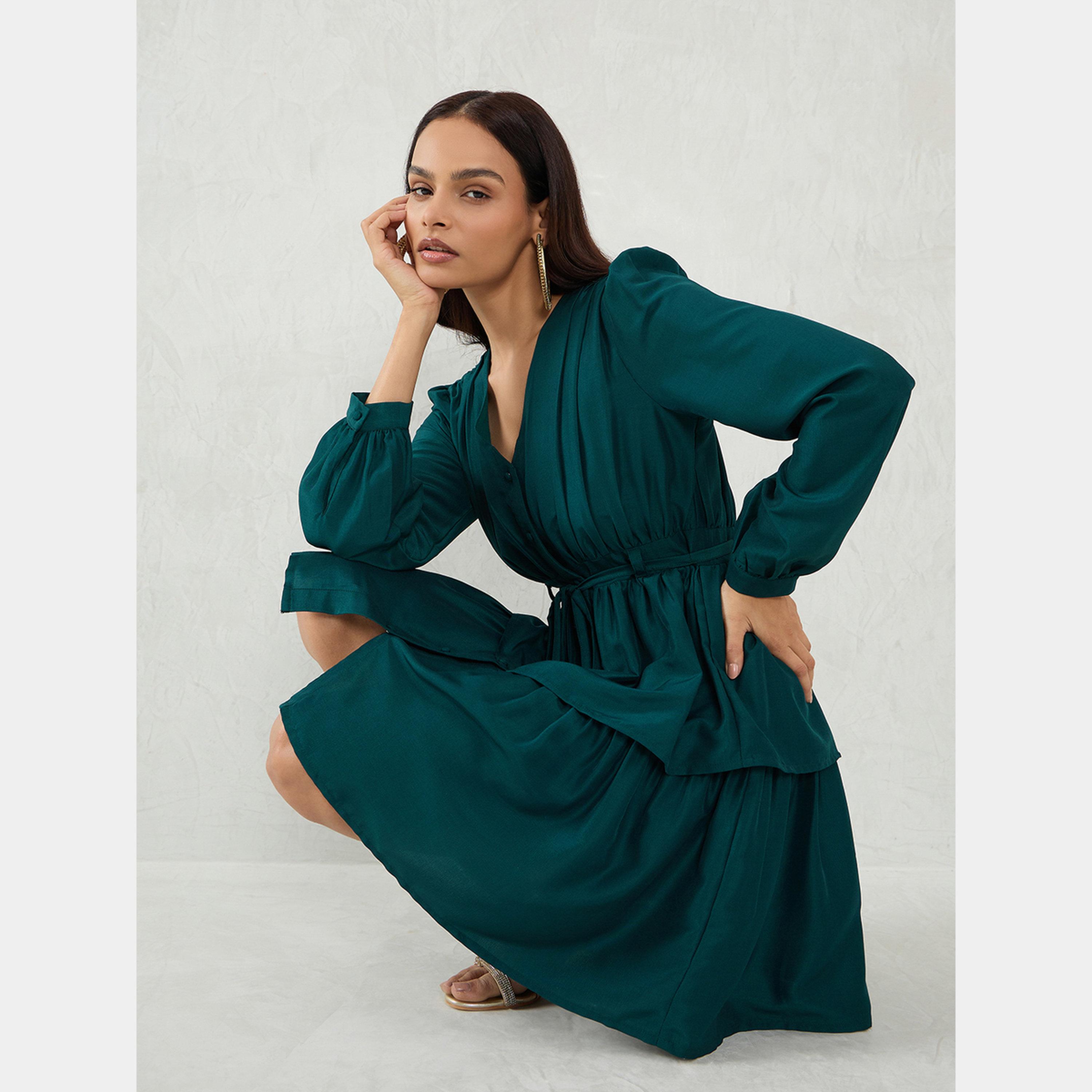 فيميلا - فستان نسائي قصير بأكمام طويلة رقبة حرف V وأزرار باللون الأخضر الزمردي-women-clothing-dresses-image-6