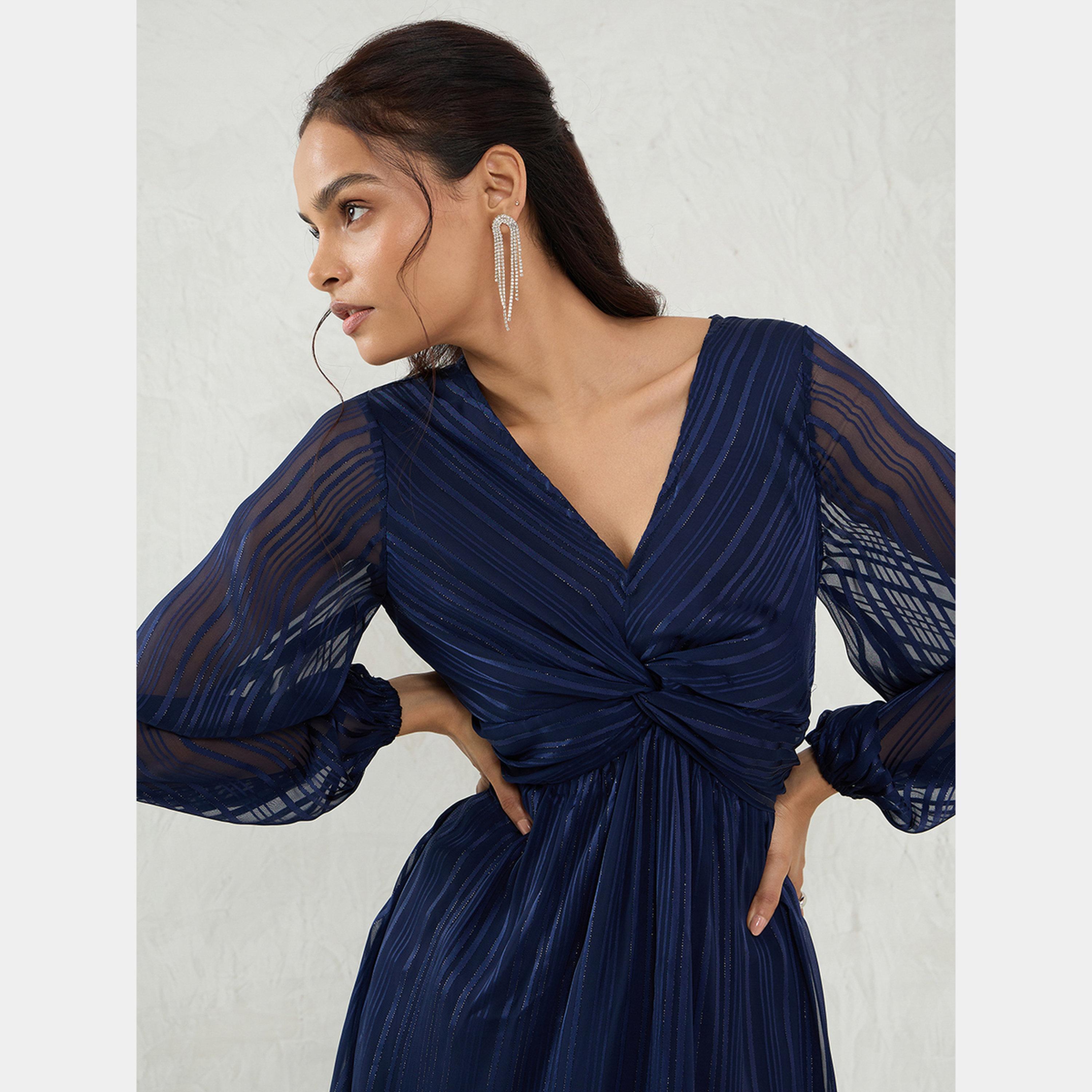 فيميلا - فستان نسائي قصير بأكمام طويلة رقبة حرف A لون أزرق كحلي-women-clothing-dresses-image-4