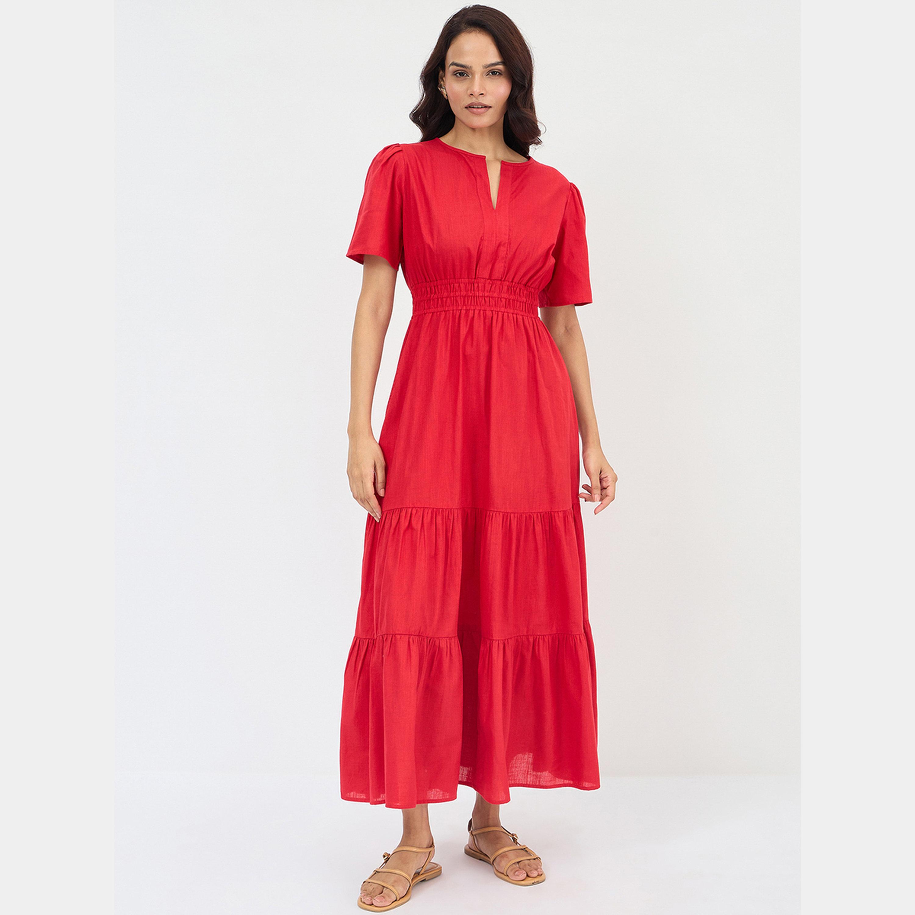 فيميلا - فستان ماكسي نسائي من القطن باللون الأحمر، بأكمام قصيرة ورقبة حرف V-women-clothing-dresses-image-1
