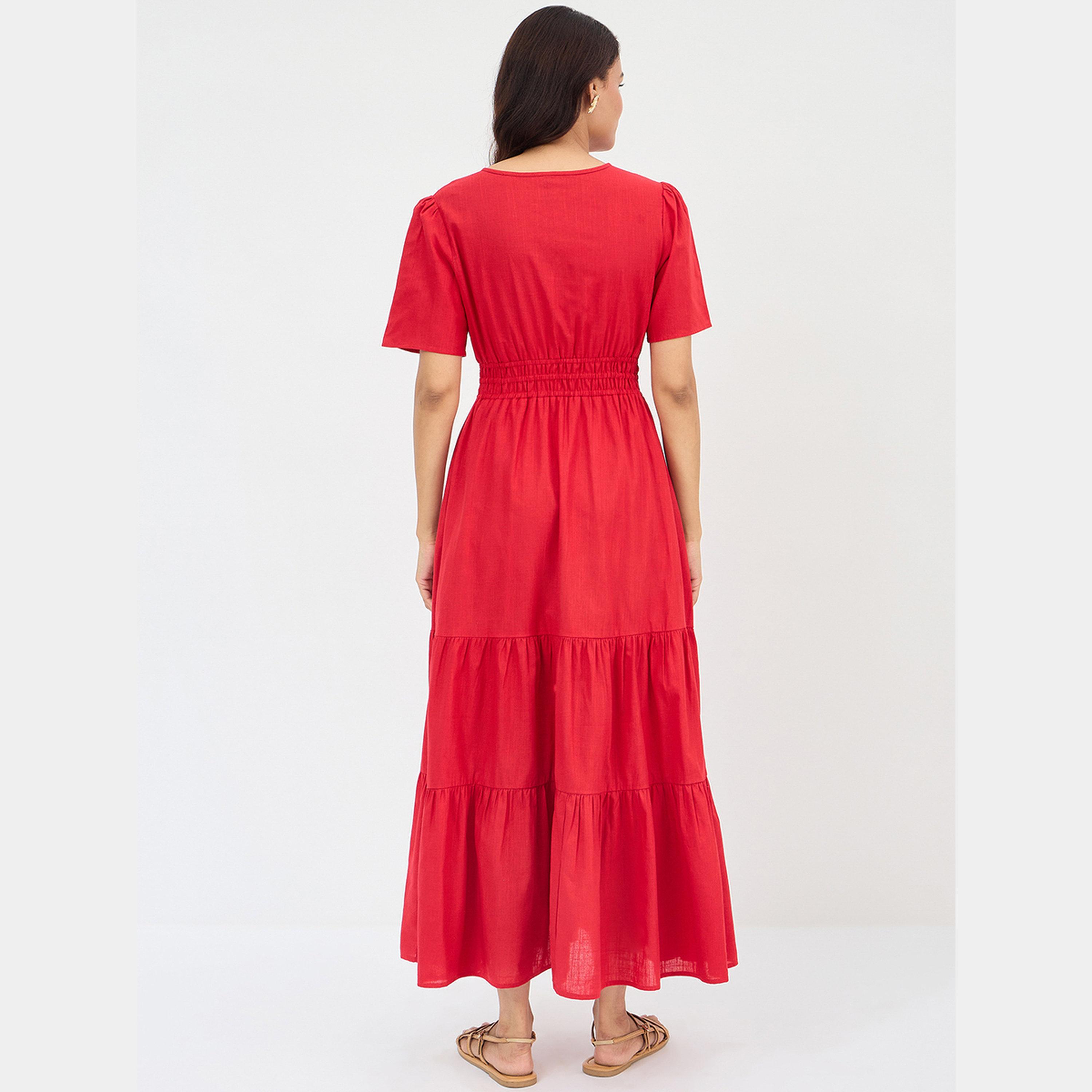 فيميلا - فستان ماكسي نسائي من القطن باللون الأحمر، بأكمام قصيرة ورقبة حرف V-women-clothing-dresses-image-2