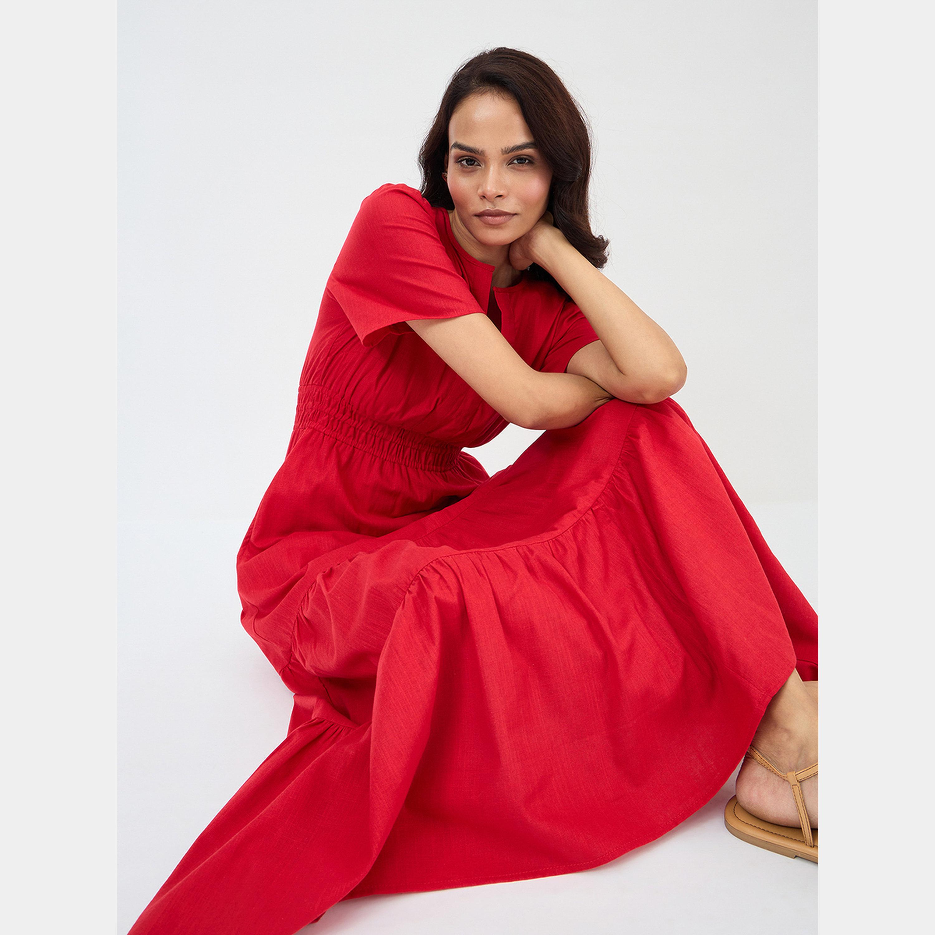 فيميلا - فستان ماكسي نسائي من القطن باللون الأحمر، بأكمام قصيرة ورقبة حرف V-women-clothing-dresses-image-6