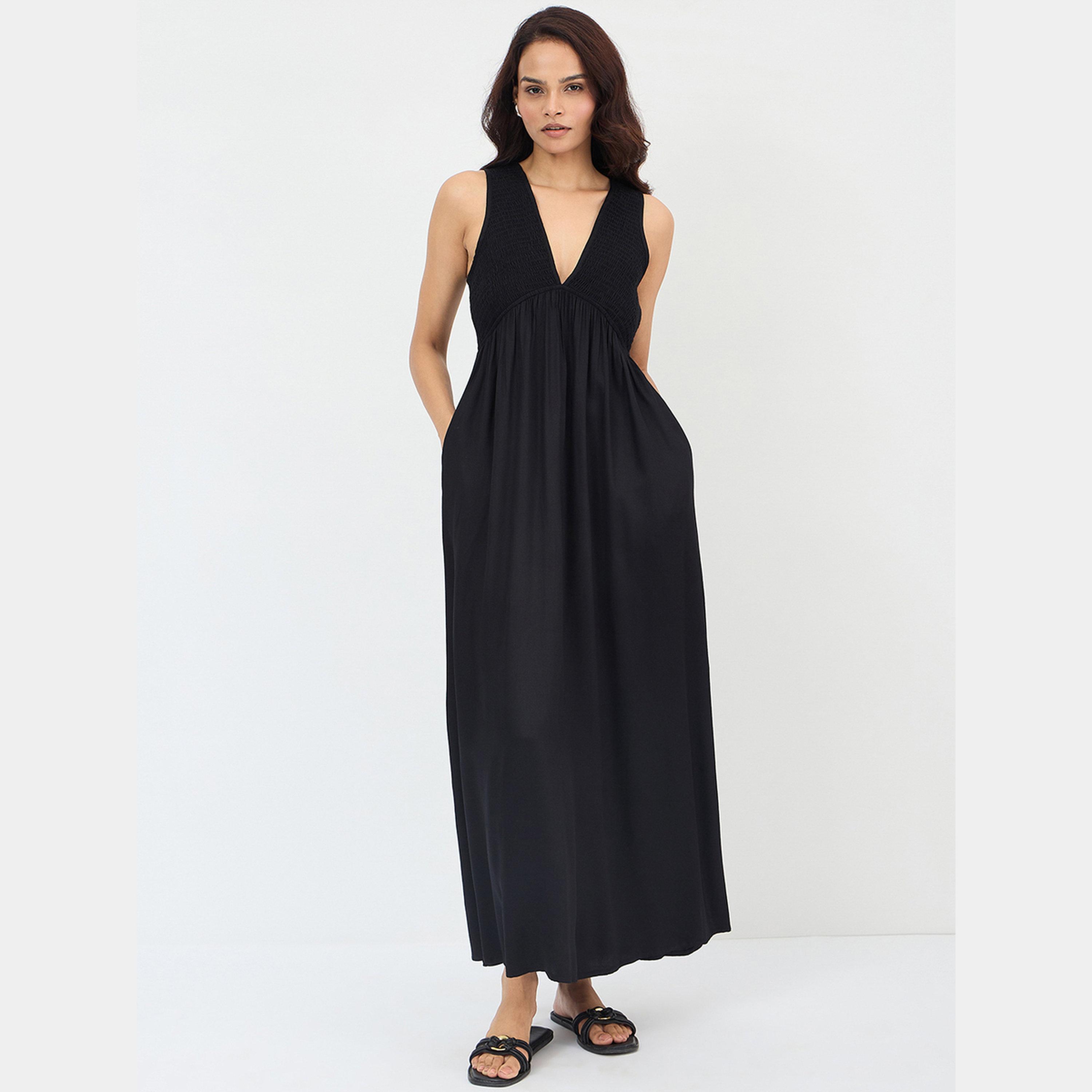 فيميلا - فستان ماكسي أسود بدون أكمام برقبة منخفضة وخصر منفوش للنساء-women-clothing-dresses-image-1