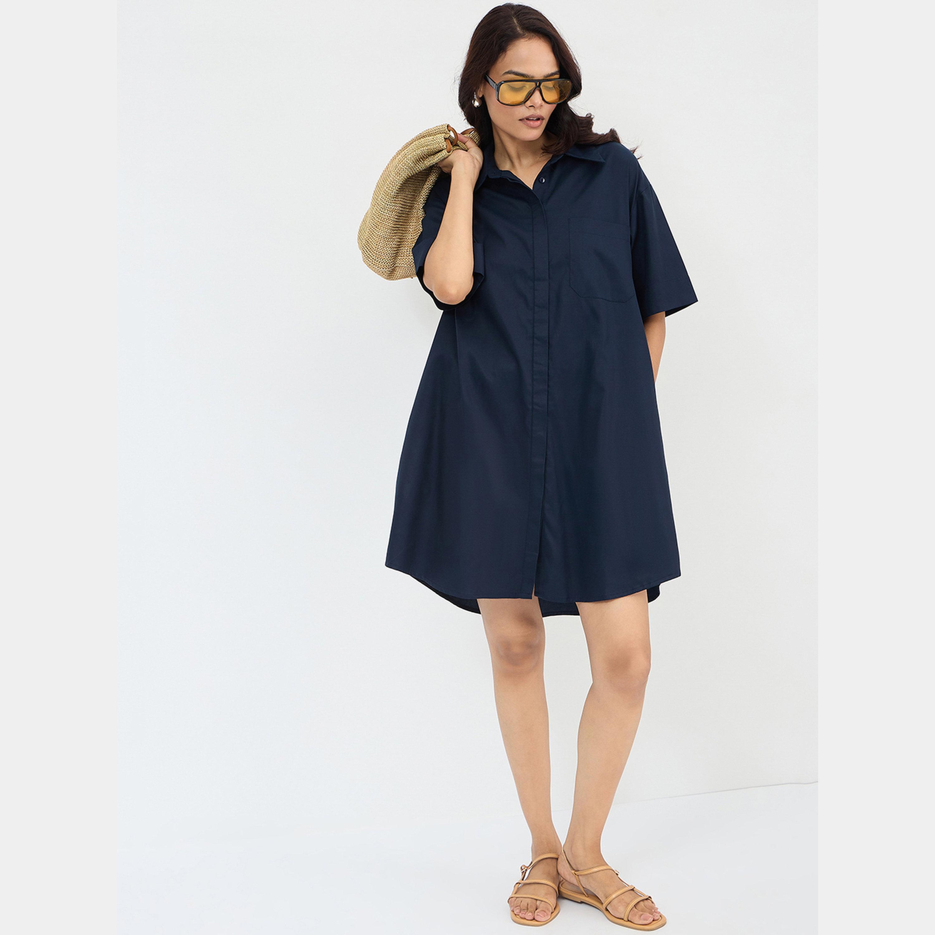 فيميلا - فستان قميص قصير من القطن بأكمام قصيرة وياقة للنساء لون أزرق كحلي-women-clothing-dresses-image-2