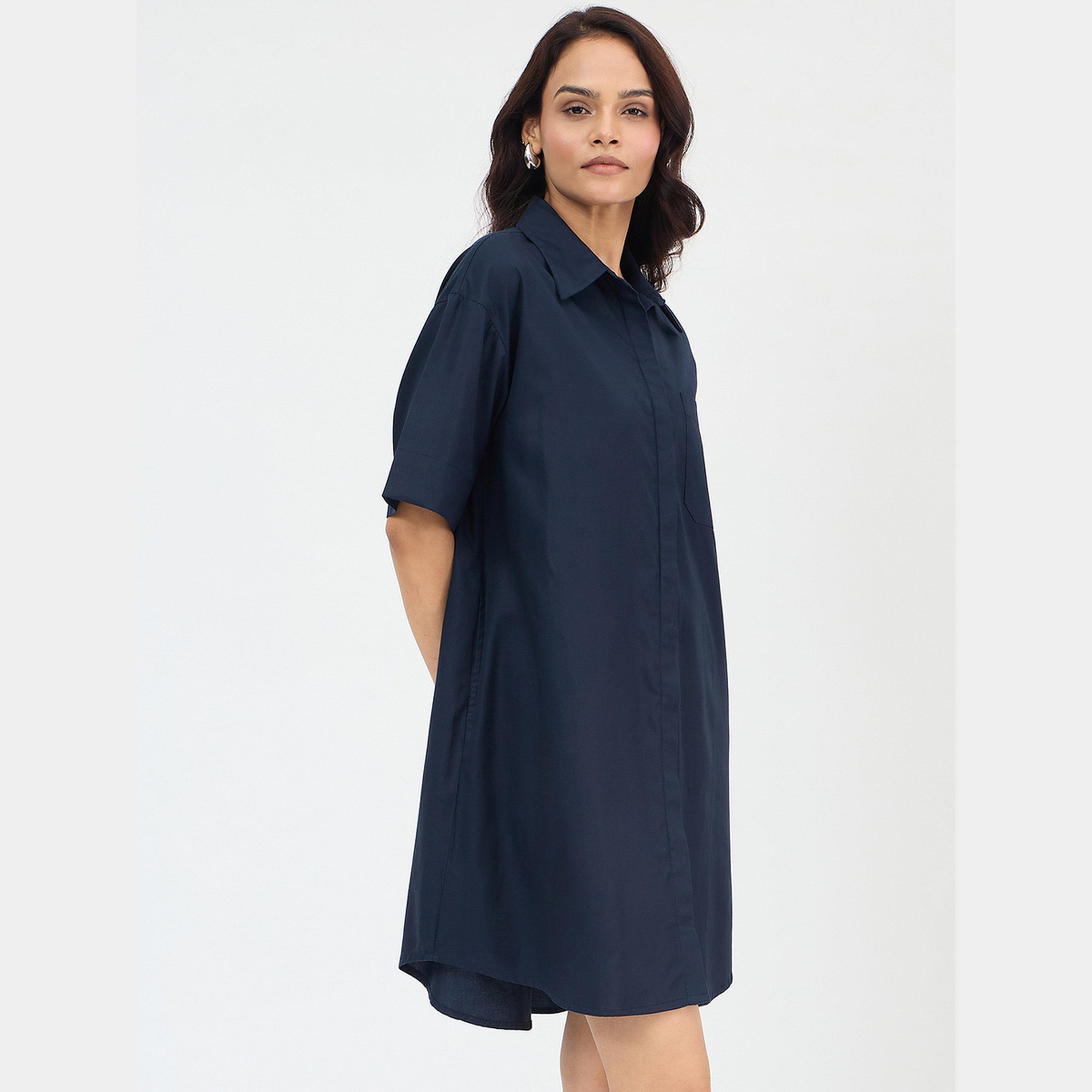 فيميلا - فستان قميص قصير من القطن بأكمام قصيرة وياقة للنساء لون أزرق كحلي-women-clothing-dresses-image-6