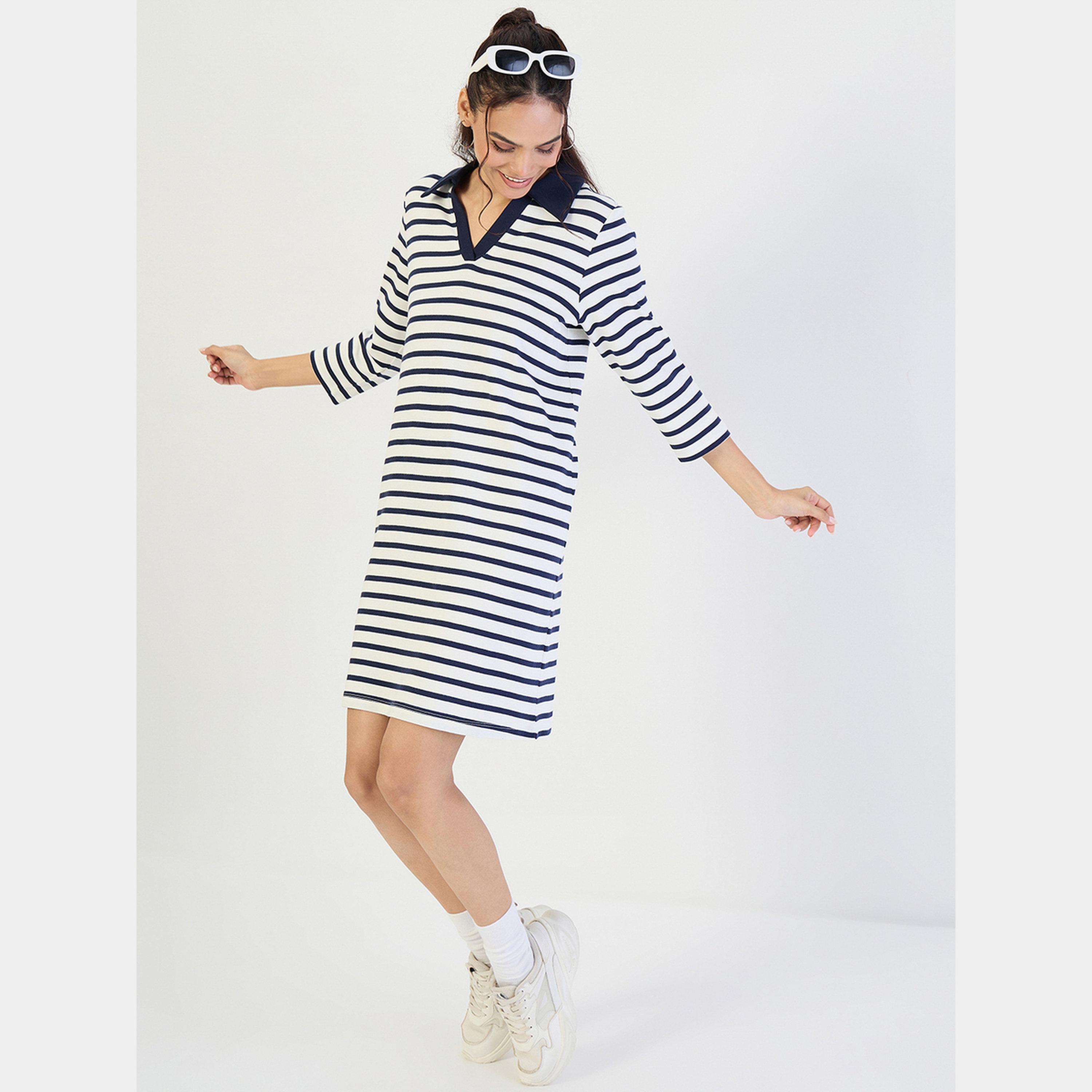 فيميلا - فستان نسائي محبوك بطول الركبة، مخطط بأكمام ثلاثة أرباع لون أزرق كحلي-women-clothing-dresses-image-5
