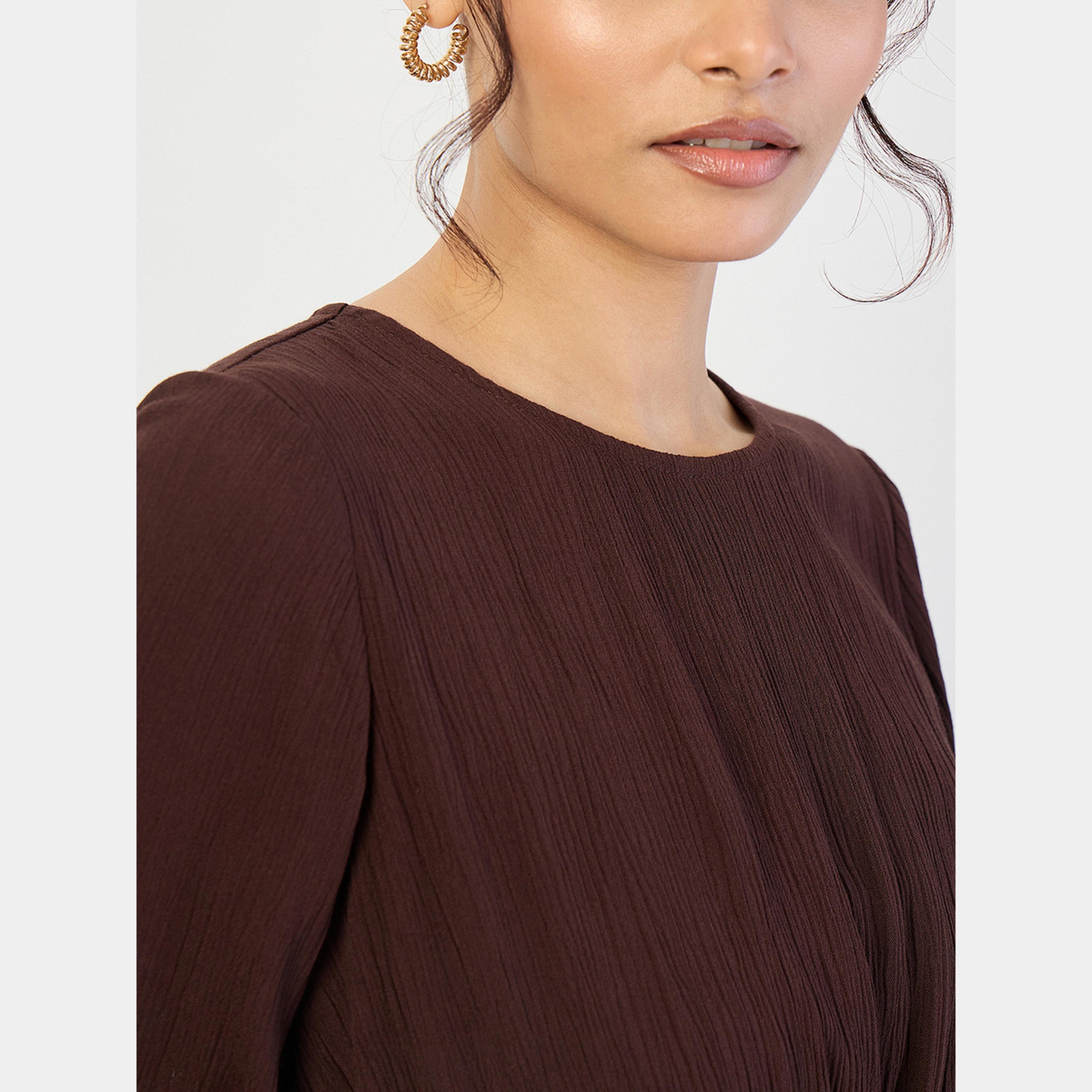 فيميلا - فستان ماكسي نسائي بأكمام 3/4 ورقبة دائرية مجعدة لون القهوة-women-clothing-dresses-image-4