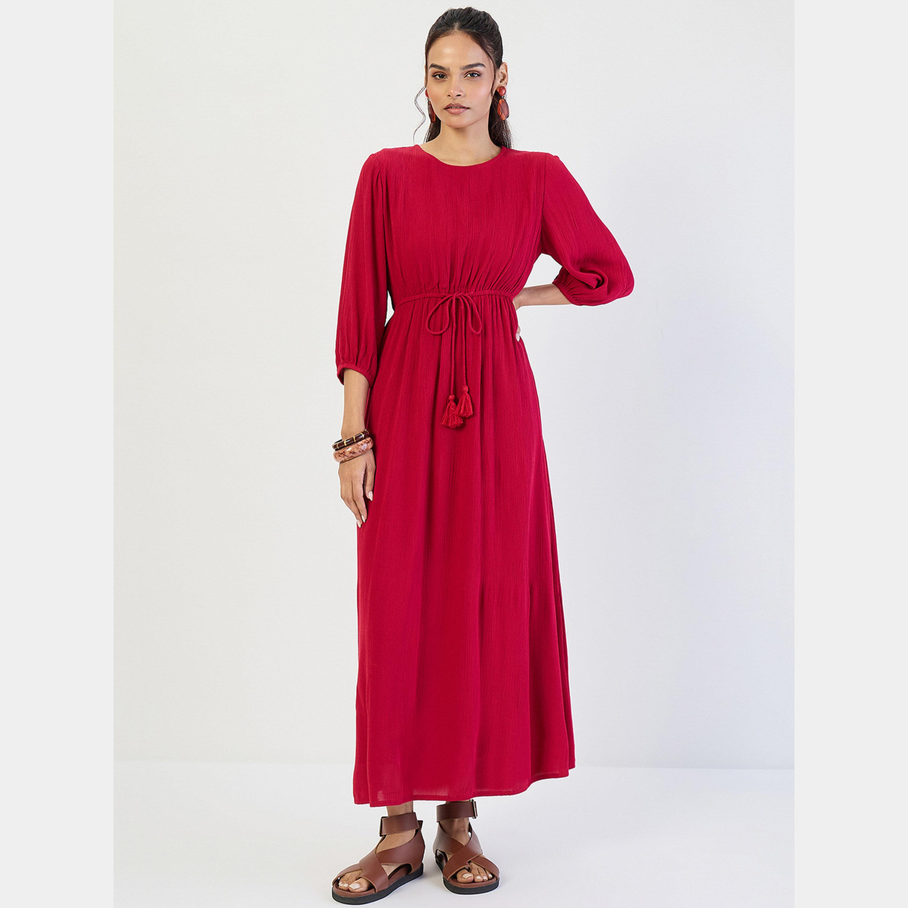 فيميلا - فستان ماكسي أحمر غامق مكشكشة برقبة دائرية وأكمام 3/4 للنساء-women-clothing-dresses-image-1