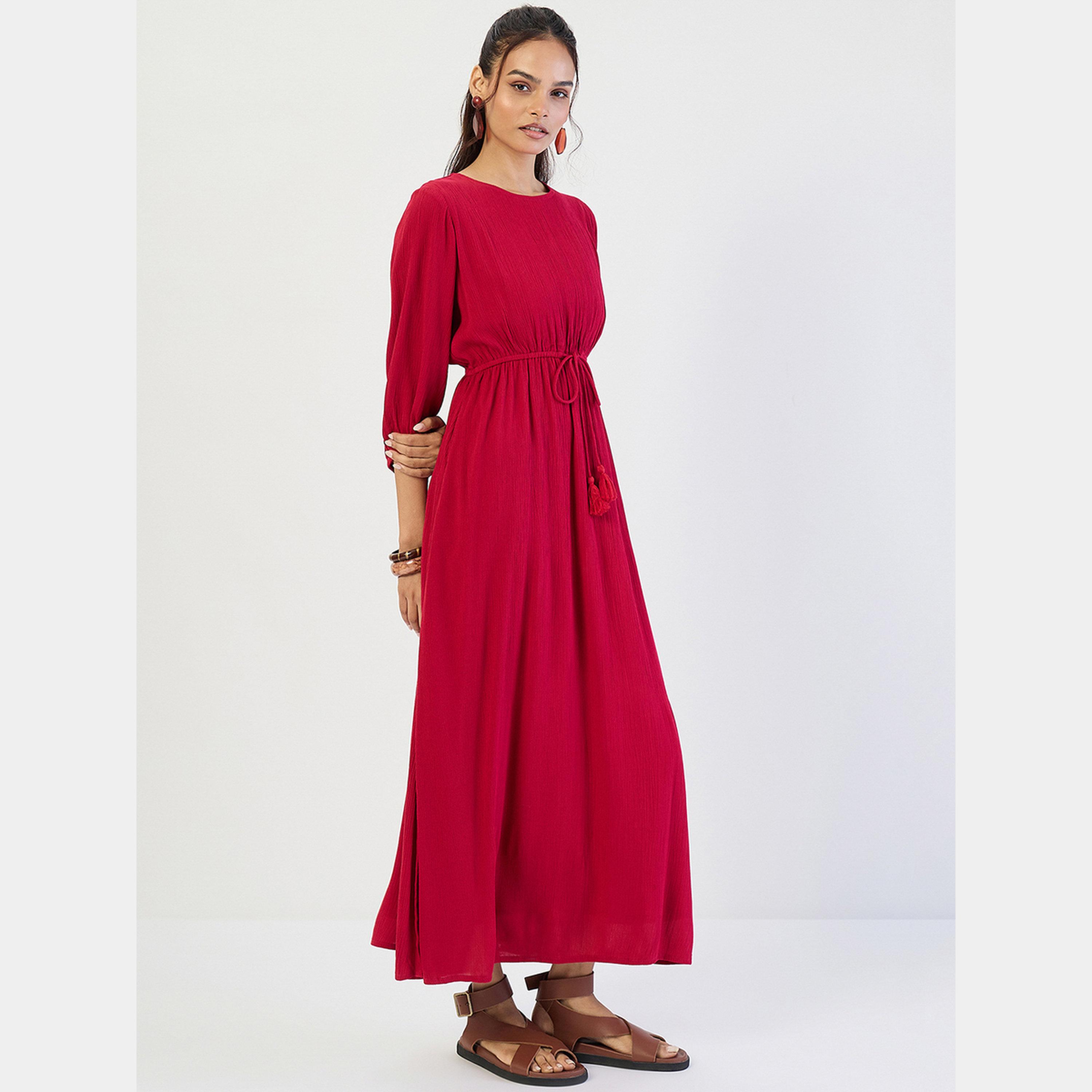 فيميلا - فستان ماكسي أحمر غامق مكشكشة برقبة دائرية وأكمام 3/4 للنساء-women-clothing-dresses-image-2