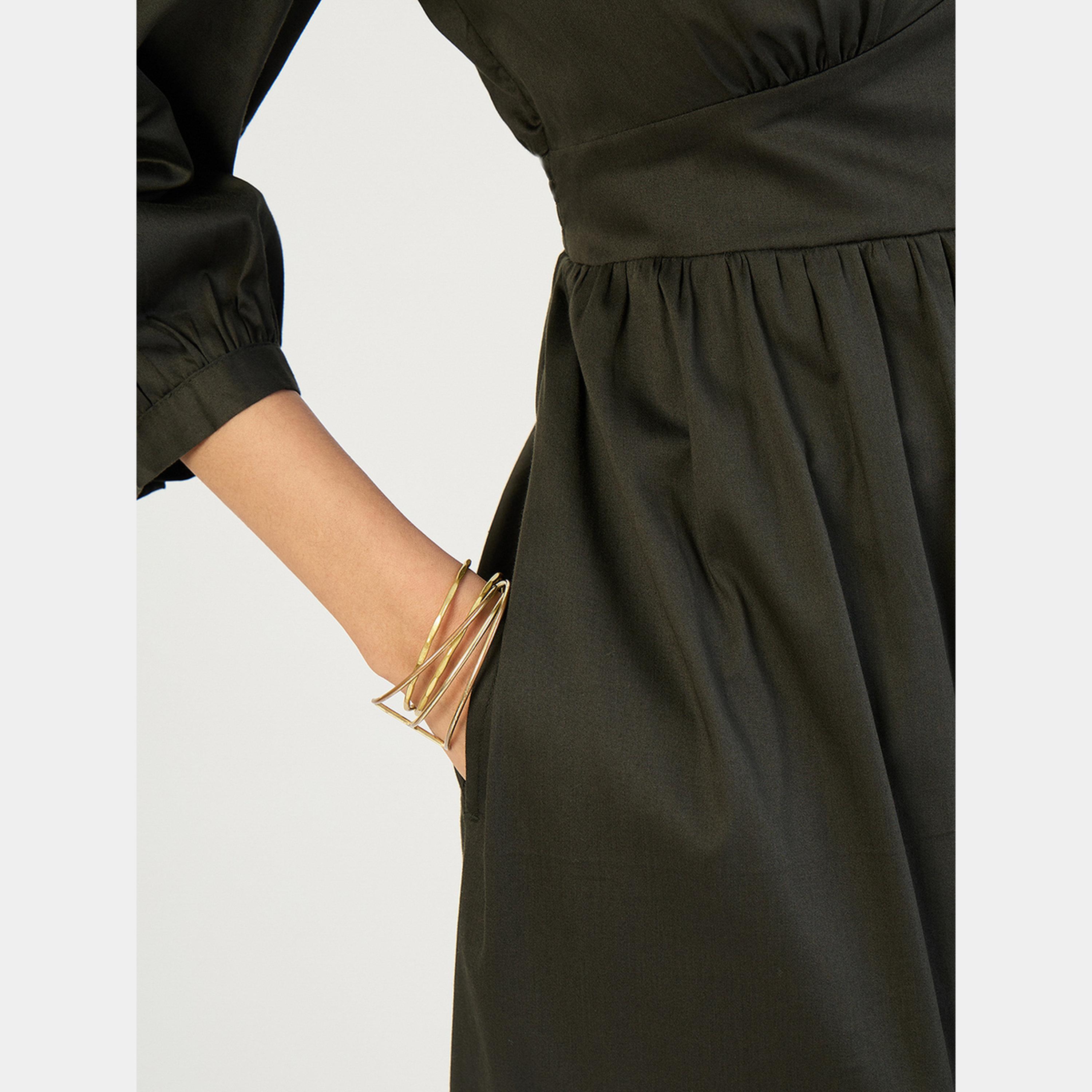 فيميلا - فستان ماكسي نسائي من القطن الزيتوني رقبة حرف V وأكمام 3/4 مع تفاصيل مشد-women-clothing-dresses-image-5