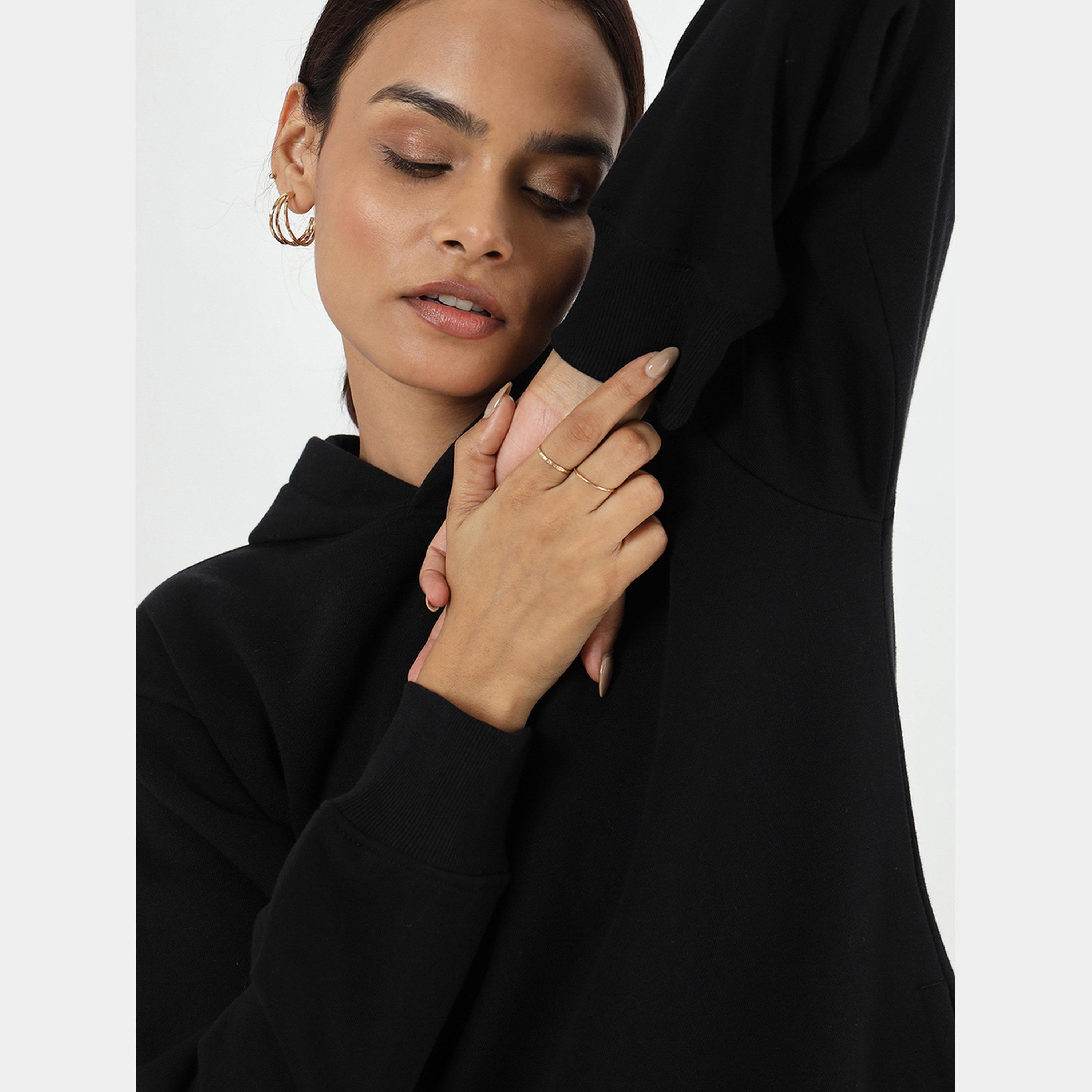 فيميلا - فستان نسائي صوف قصير أكمام طويلة وياقة بغطاء للرأس لون أسود-women-clothing-dresses-image-4