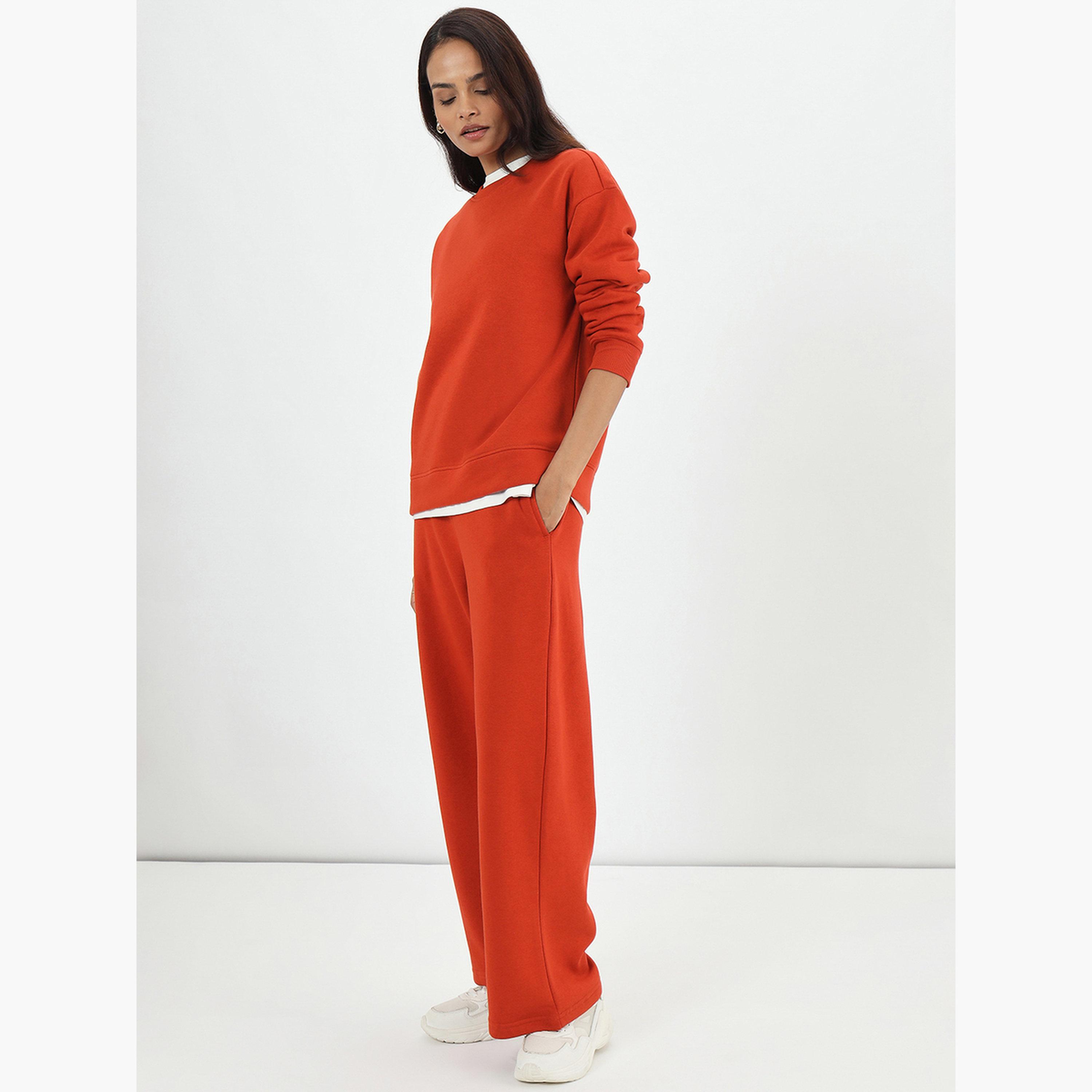 طقم سويت شيرت وبنطال رياضي جوغرز من الفليس-women-clothing-coordsets-image-2