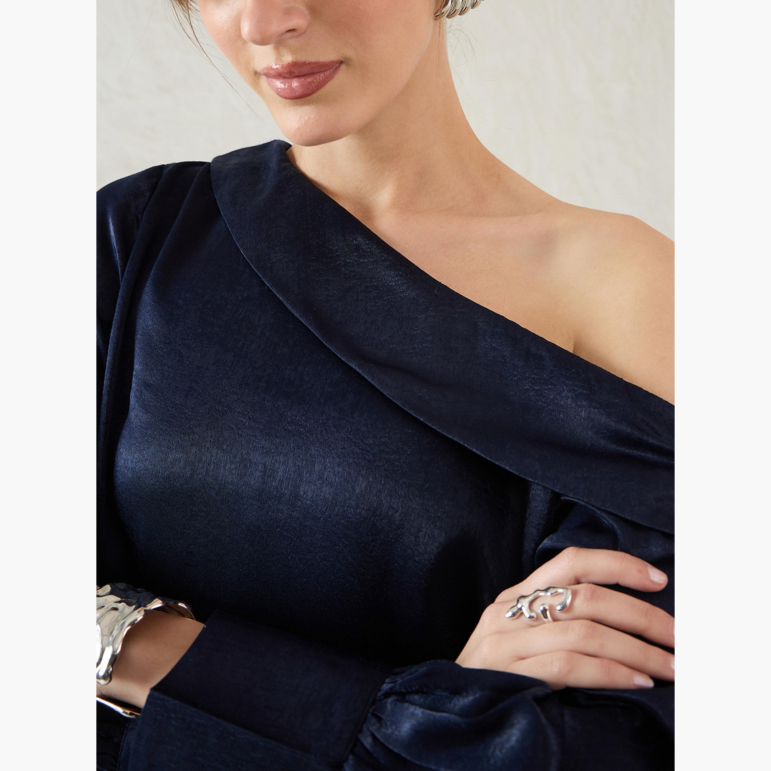 فيميلا - بلوزة ساتان بكتف واحد لون أزرق داكن-women-clothing-shirtsandblouses-blouses-image-4