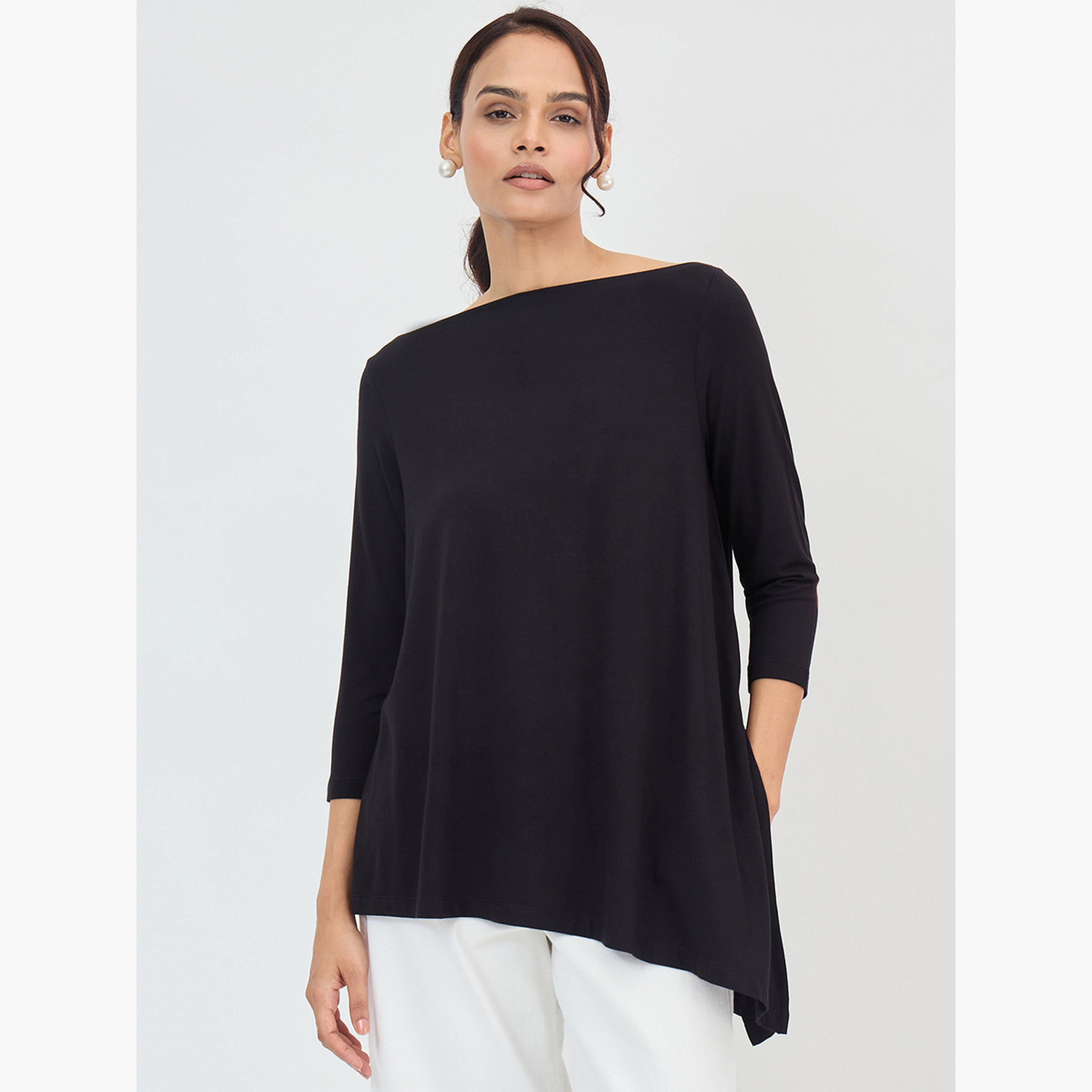 فيميلا - بلوزة سوداء بحافة غير متماثلة وأكمام بطول 3/4-women-clothing-tshirts-image-1